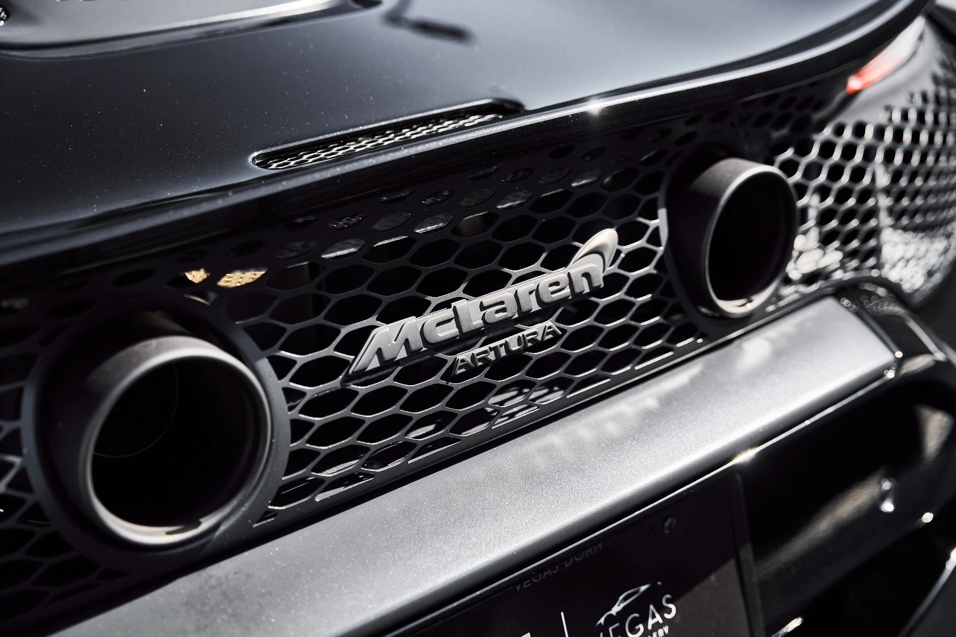 mph010_1649405045_Used_2026_Mc_Laren_Artura_Vision_1777507443_2c72b812ce