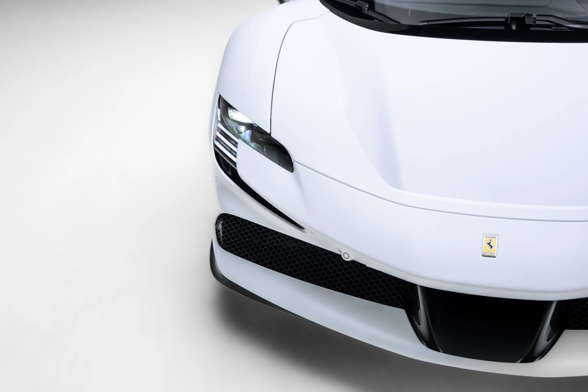 mph010_1650487594_Used_2023_Ferrari_SF_90_Stradale_1772151566_79e6f950c4