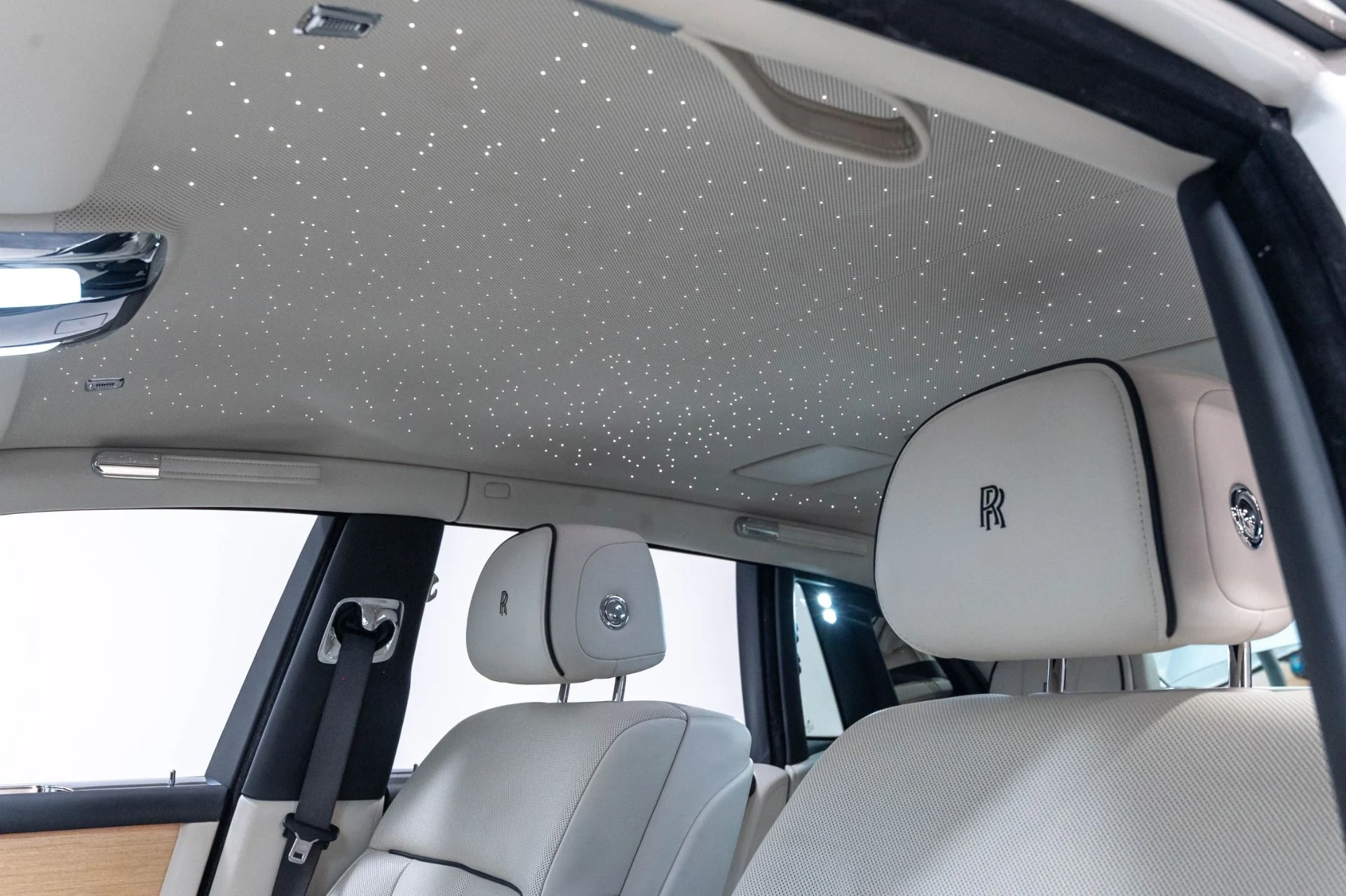 mph010_1651102898_Used_2019_Rolls_Royce_Phantom_1784063951_77038d1107