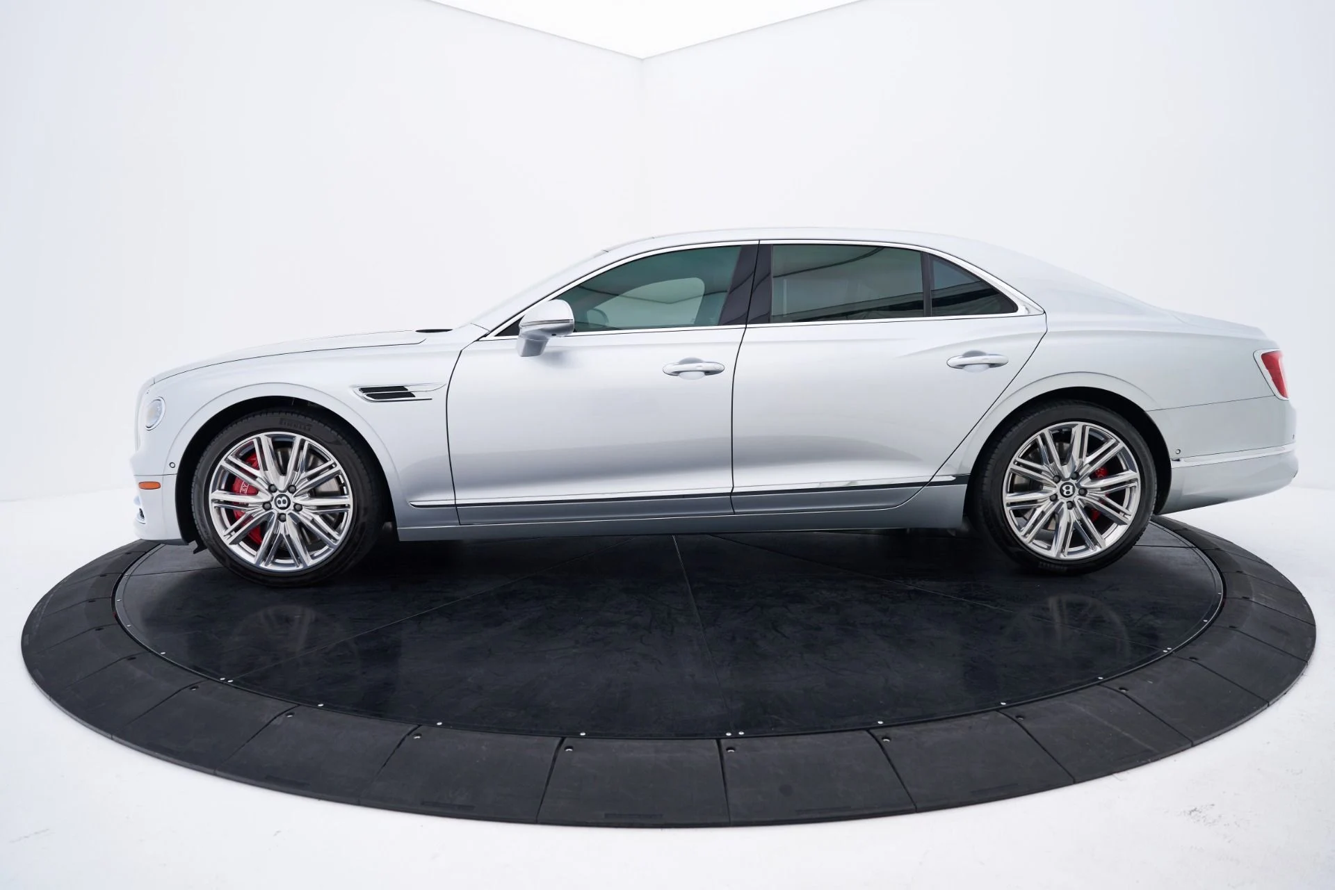 mph010_1653788813_Used_2022_Bentley_Flying_Spur_V8_1793211957_017cbcb43f