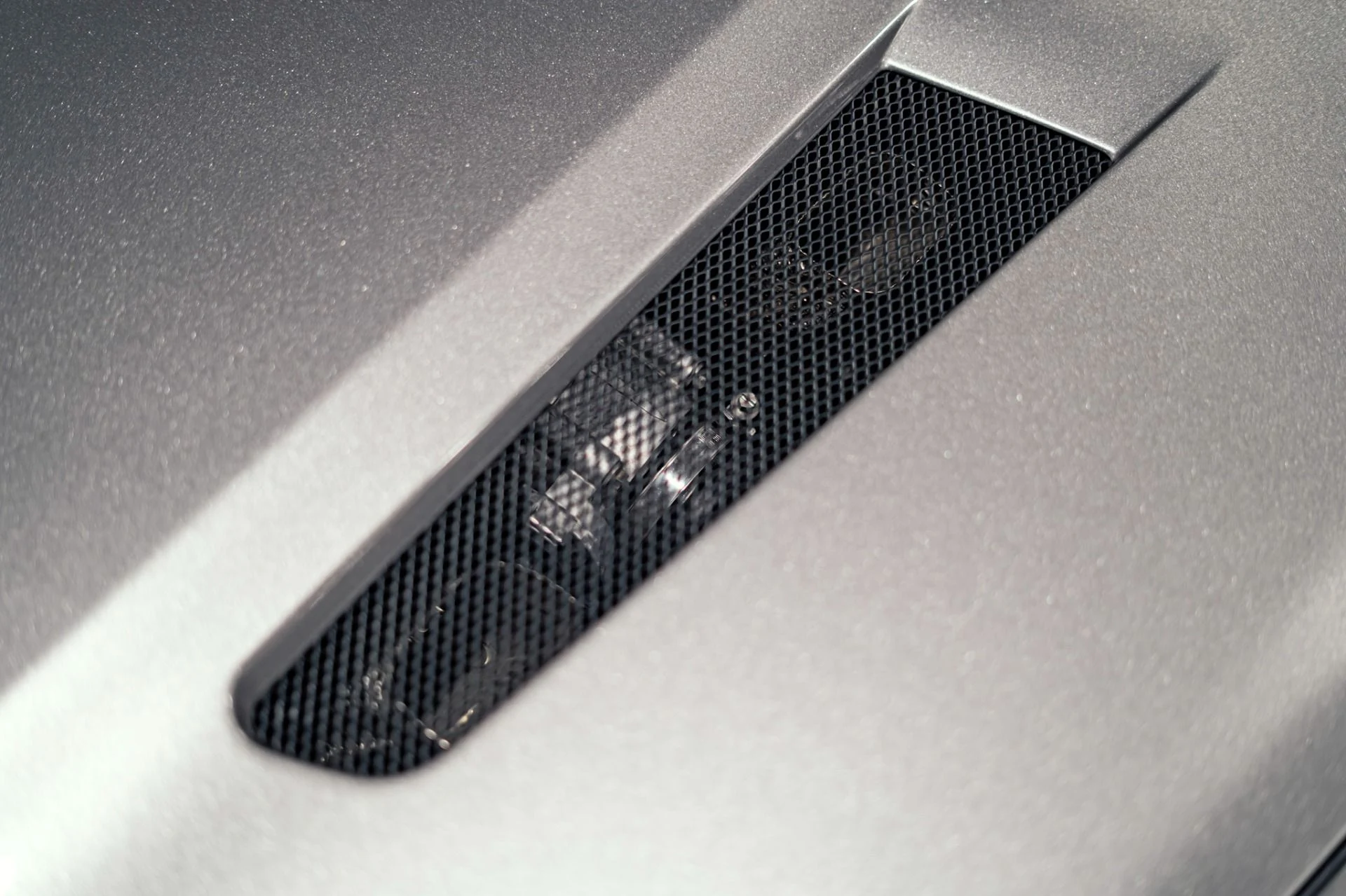 mph010_1657391779_Used_2003_Aston_Martin_V12_Vanquish_1778694278_177fbfbeb8