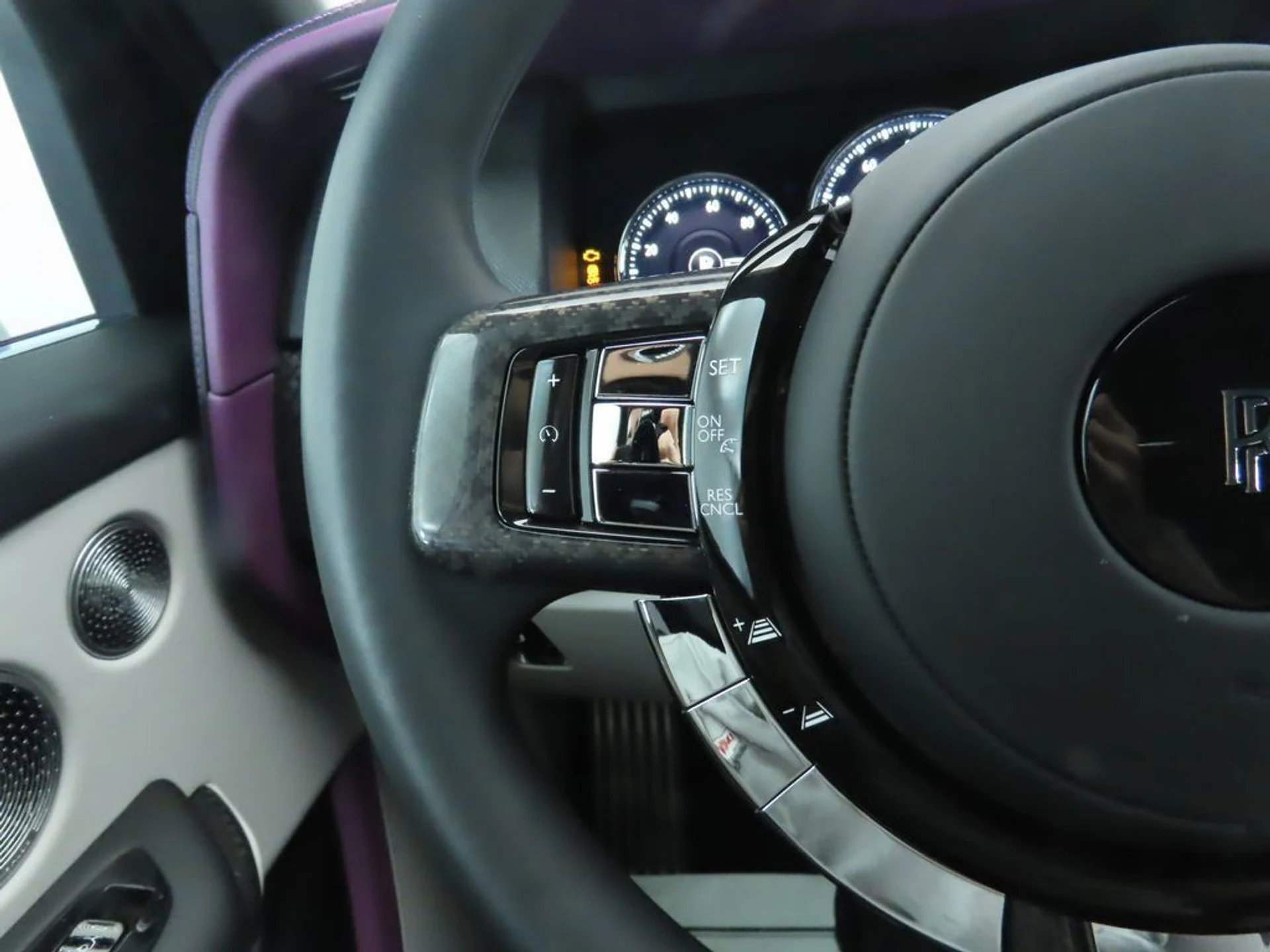 mph010_1660315580_used_2023_rolls_royce_cullinan_blackbadgesportutility_8119_22957248_11_1024_1989d9d66a