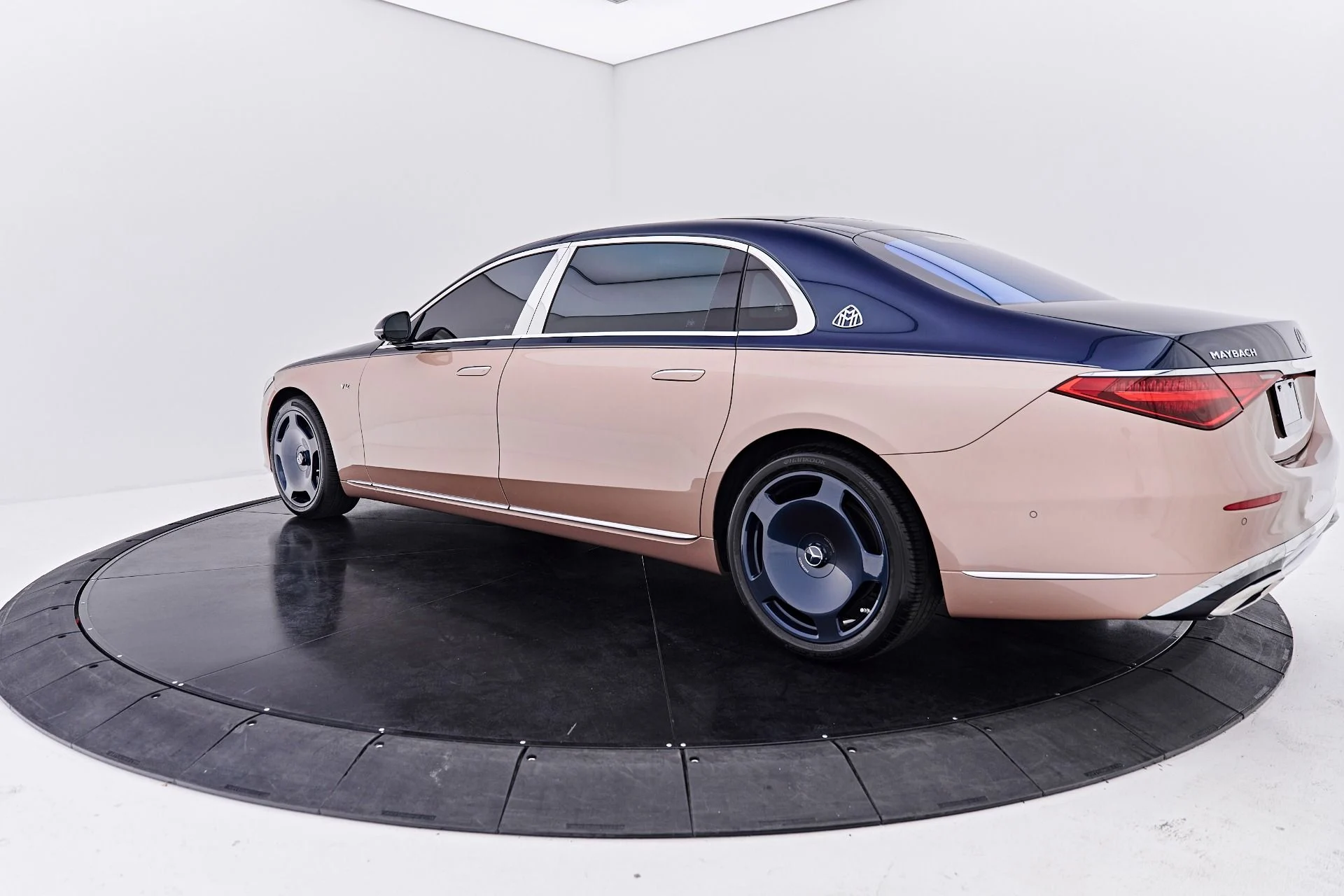 mph010_1661246448_Used_2023_Mercedes_Benz_S_Class_Maybach_S_680_1790209041_da60f664c6