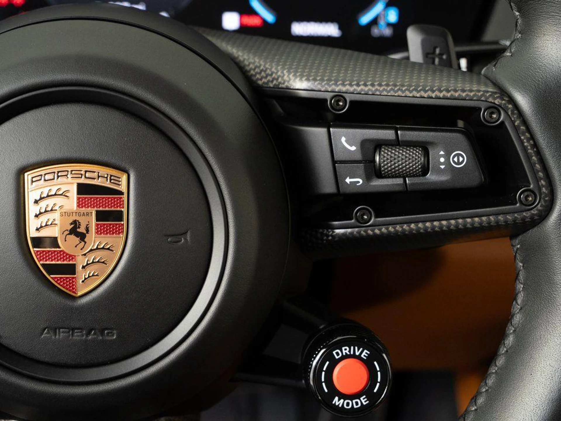 mph010_1662063452_c_qa6_SKX_Xyz6_Dl_F8_Fqq73_j_D_Ems_a635cd43af