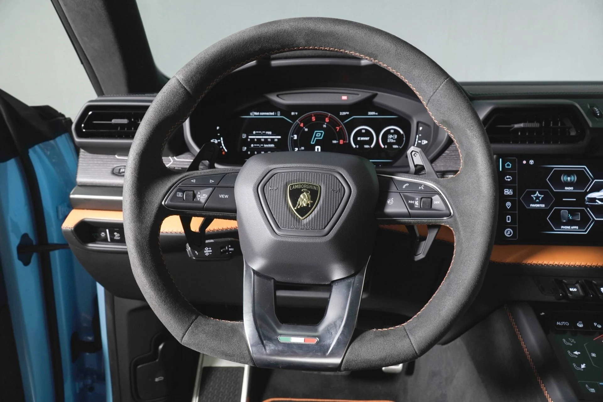 mph010_16624929_Used_2025_Lamborghini_Urus_SE_1781248569_a4d7d78f9a
