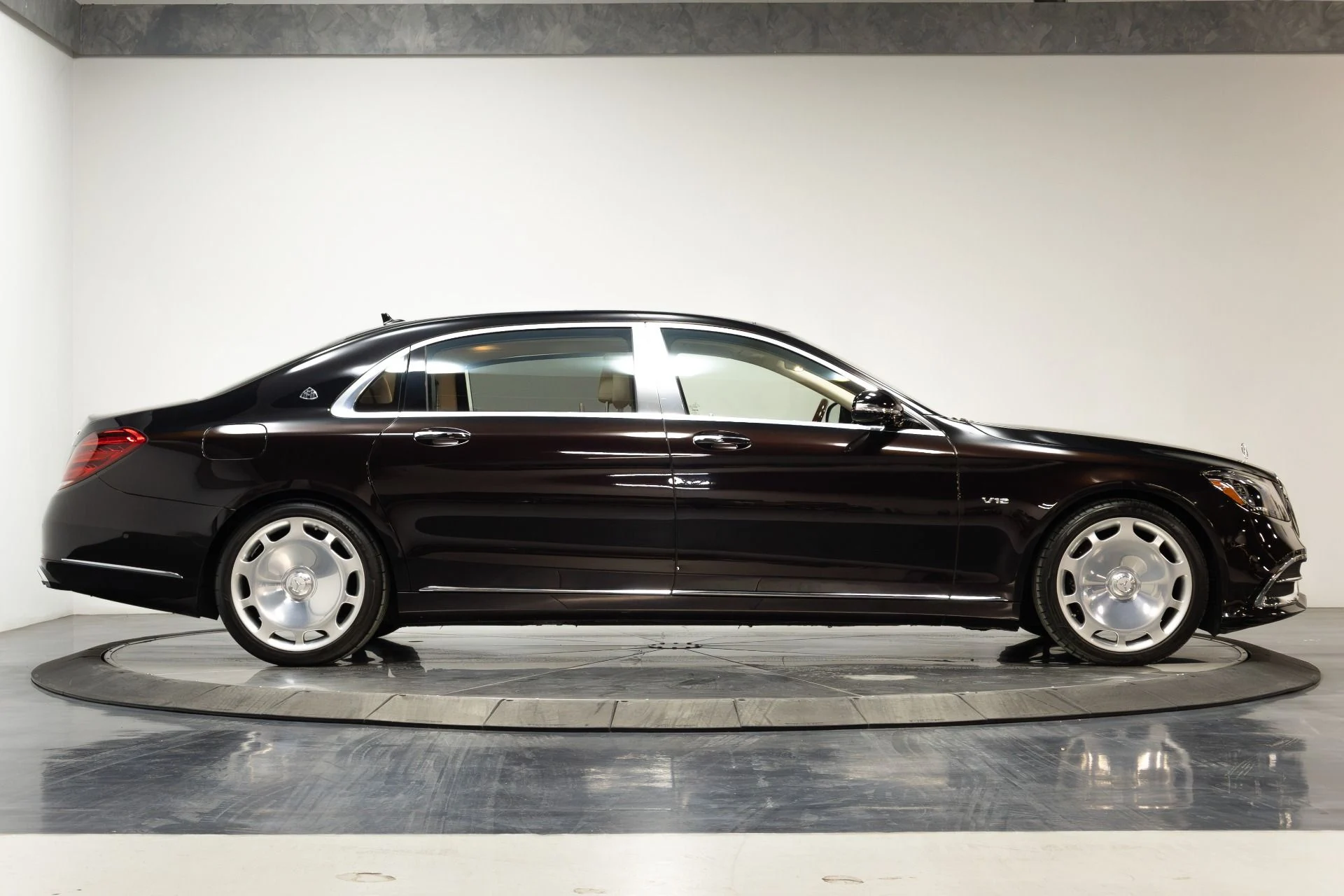 mph010_1664325691_Used_2019_Mercedes_Benz_S_Class_Maybach_S_650_1760740890_6a3f3ffbcb