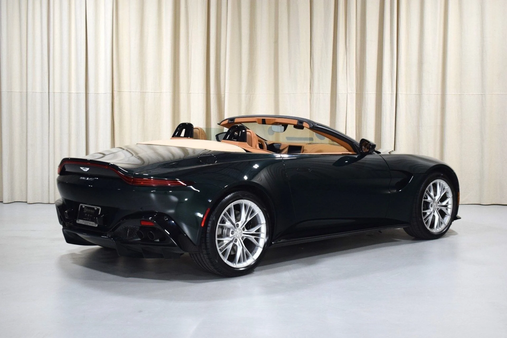 mph010_166682769_e3f8ab76675511dd1c0cded2928070abx_908702ac8c