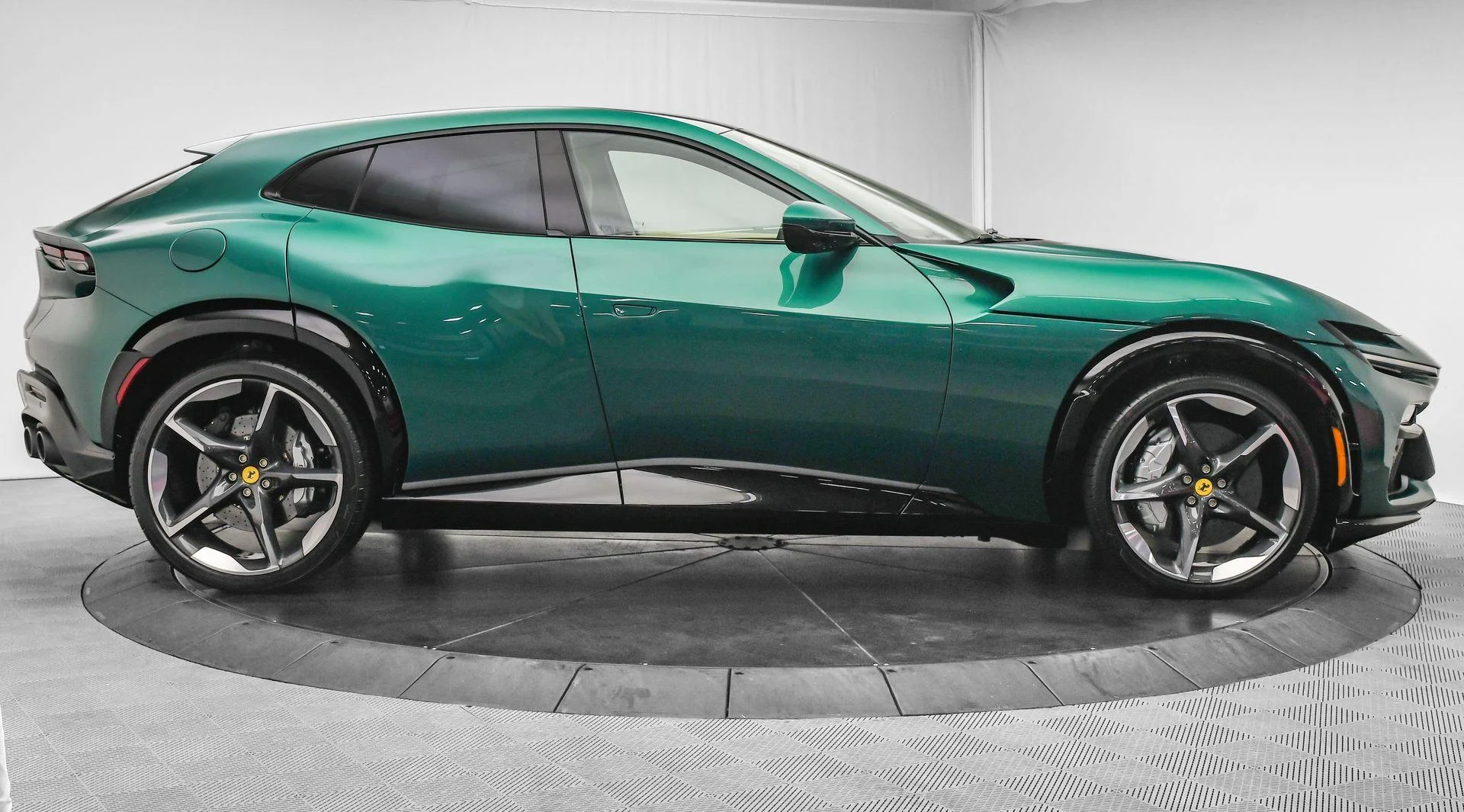 mph010_1666833224_Used_2025_Ferrari_Purosangue_Verde_Pino_1757451409_4b68288450
