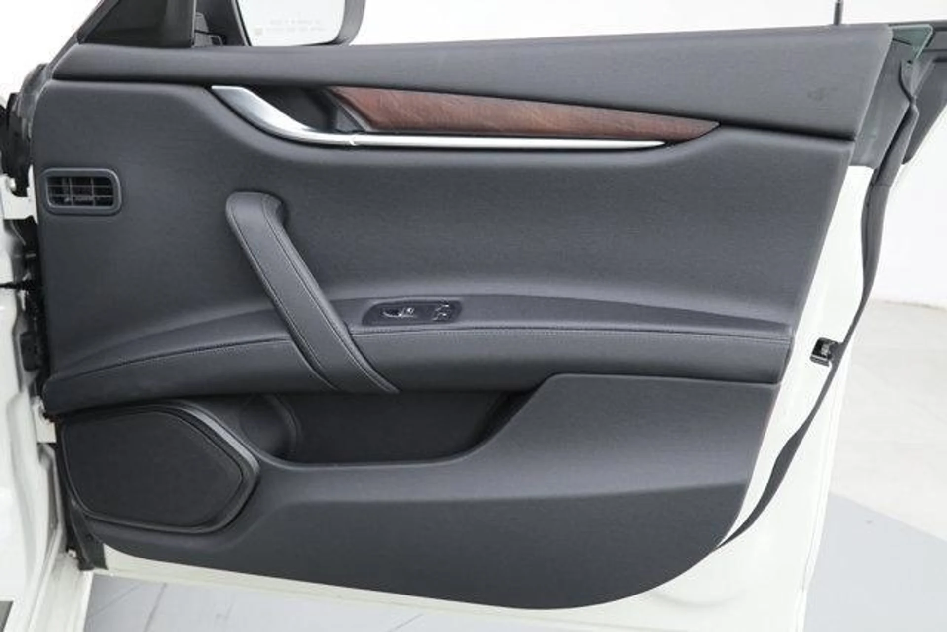 mph010_1679730012_1s_Xbjygw_Bcjcw_W_Wl_SG_B_Iv_Zpbe4_7a1b1cb610