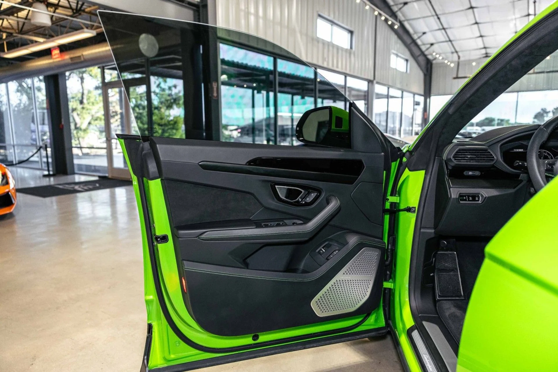 mph010_1686577762_Ug_baea381086