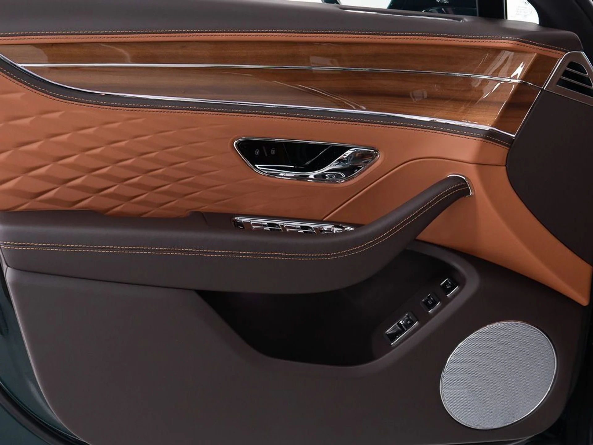 mph010_1699220347_7e5a3fa697117ad714ec49b1ff7ccbd7_988d485d64