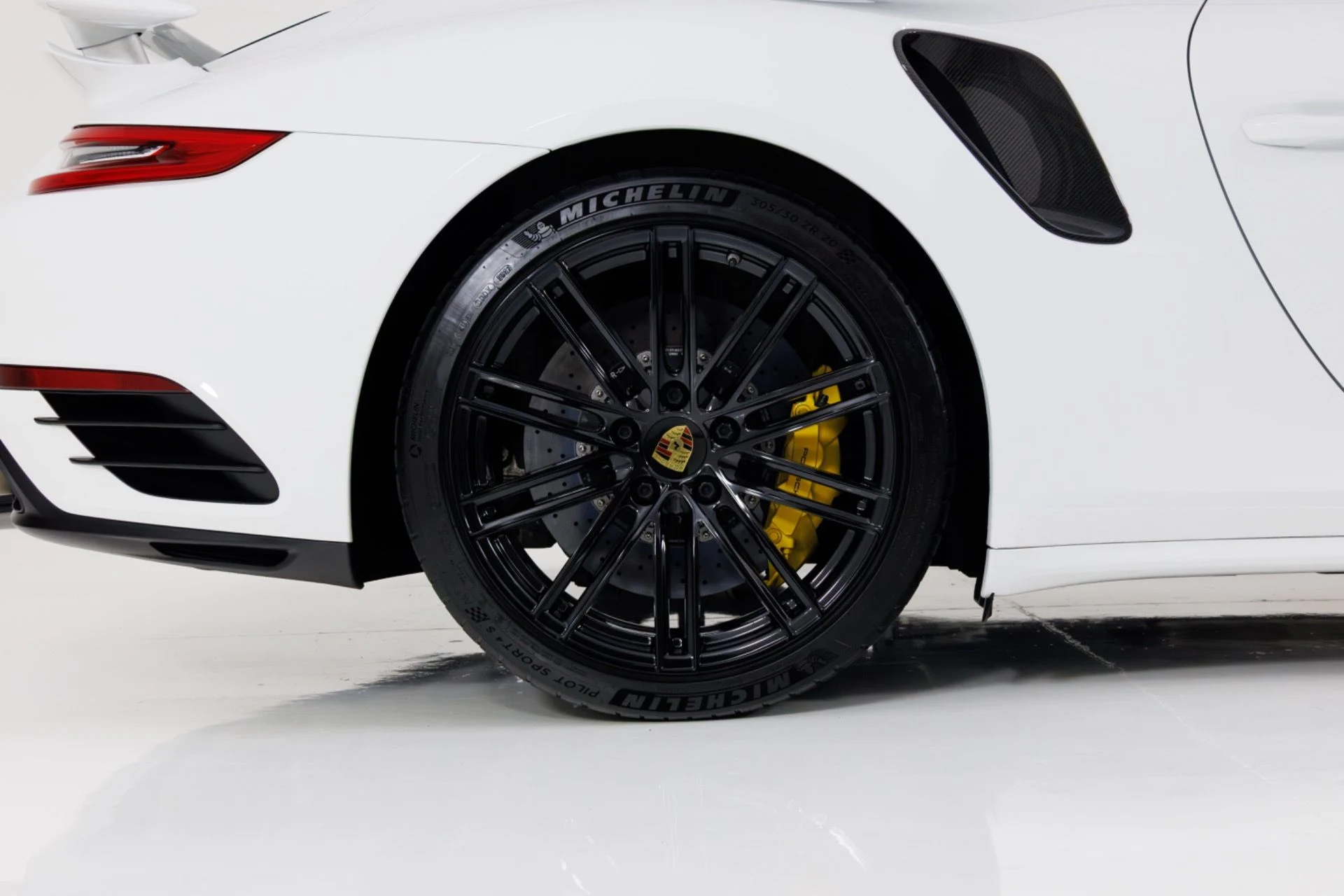 mph010_1703529242_Used_2019_Porsche_911_Turbo_S_1769802399_25805a3483