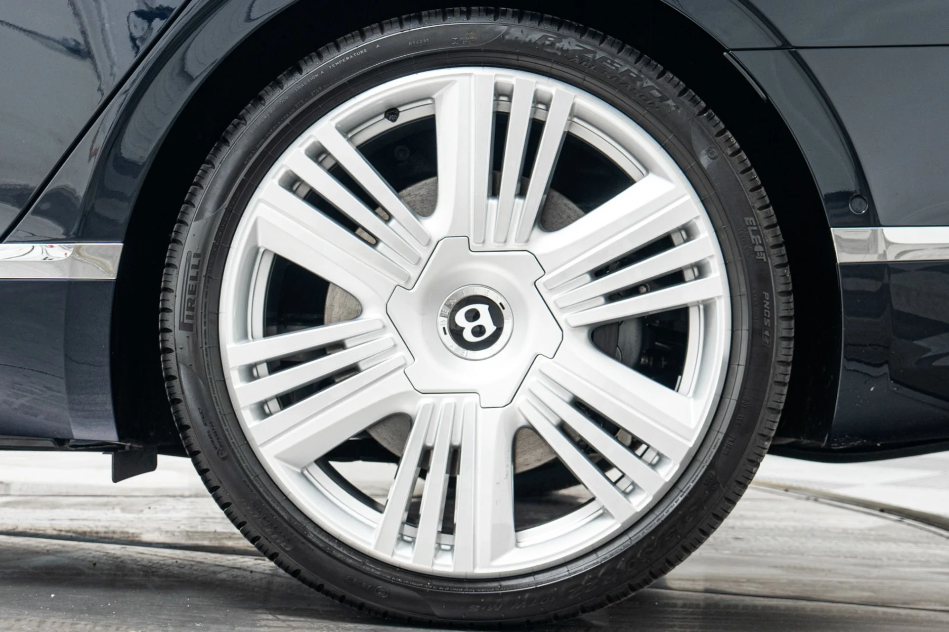 mph010_1703597493_Used_2026_Bentley_Flying_Spur_Azure_Bang_and_Olufsen_Audio_Mulliner_Driving_Specification_1778702450_3317bf4bf0