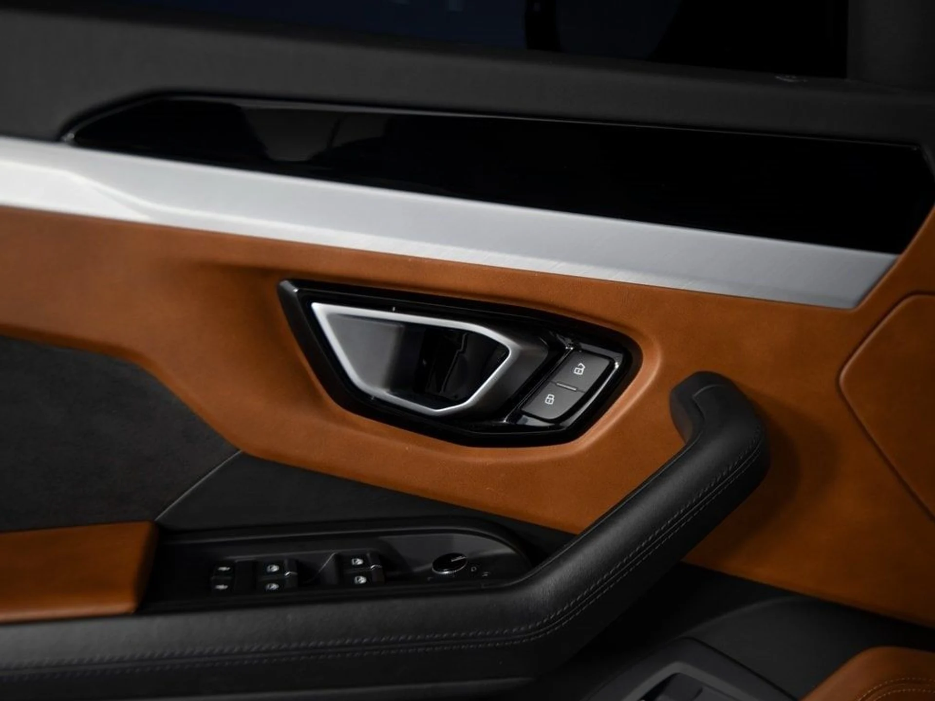 mph010_1705400082_e71c5d51e1aa852224819a89b1b1fe81x_34838bf131