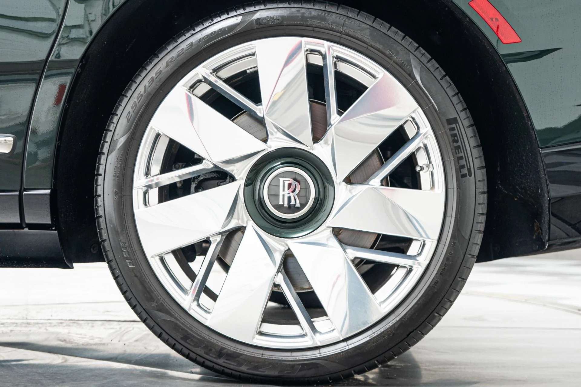 mph010_1711651919_Used_2025_Rolls_Royce_Cullinan_1773778505_c189e145d6