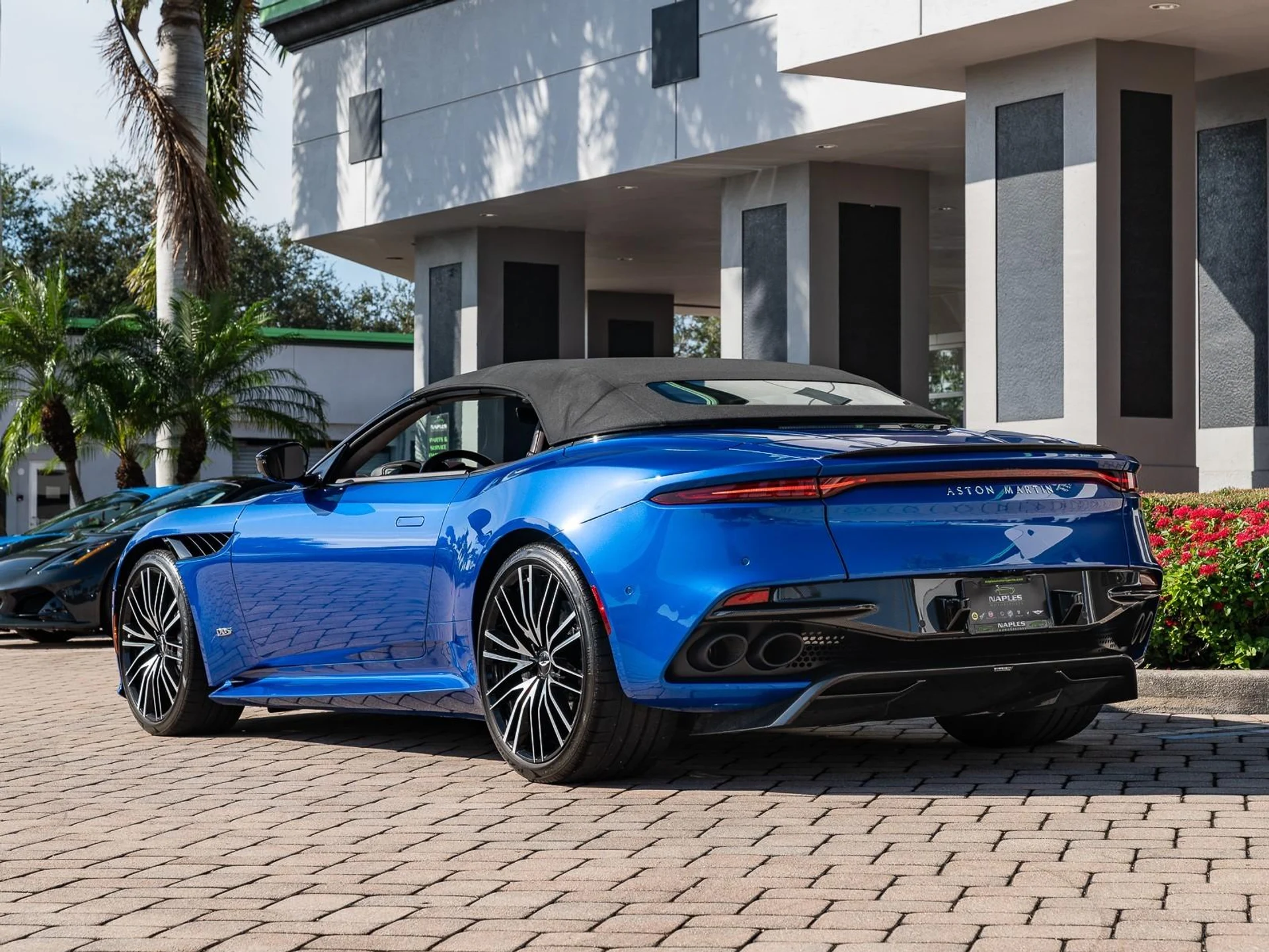 mph010_1713828668_Used_2020_Aston_Martin_DBS_Superleggera_1761685600_97547780a4