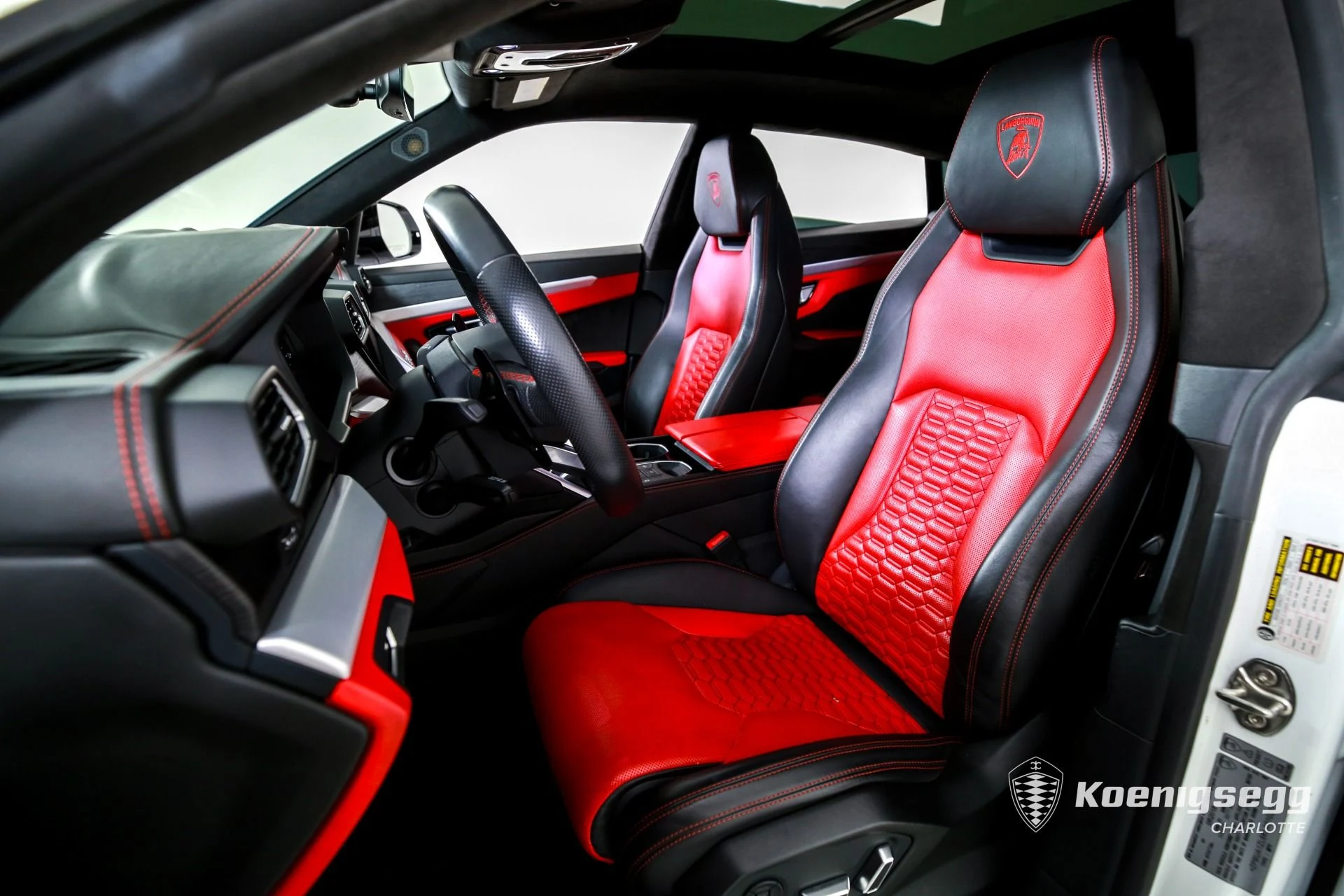 mph010_171949462_Used_2019_Lamborghini_Urus_1760976119_e42cc66f97