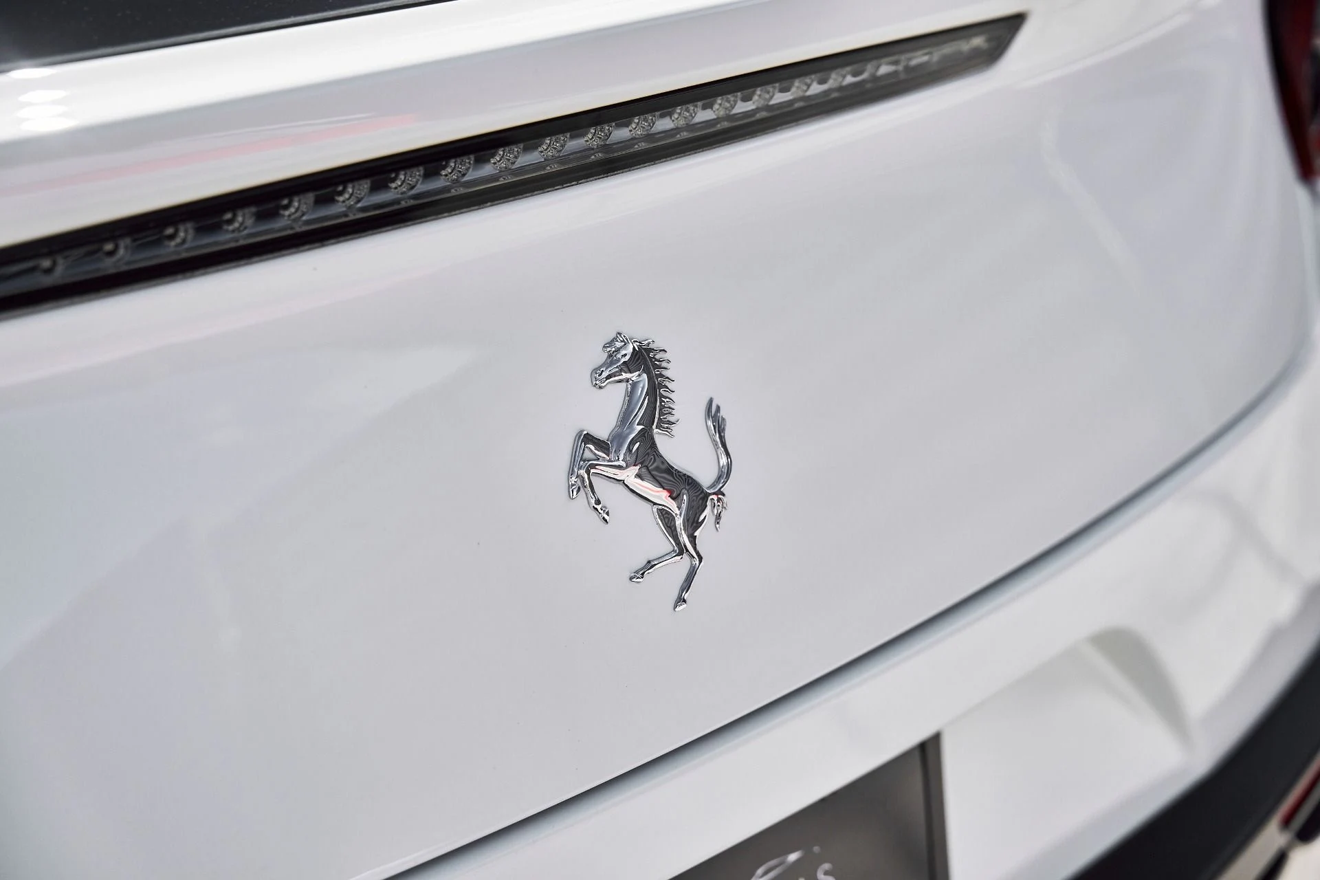 mph010_1719838072_Used_2019_Ferrari_GTC_4_Lusso_V12_1771467675_3816992fc9