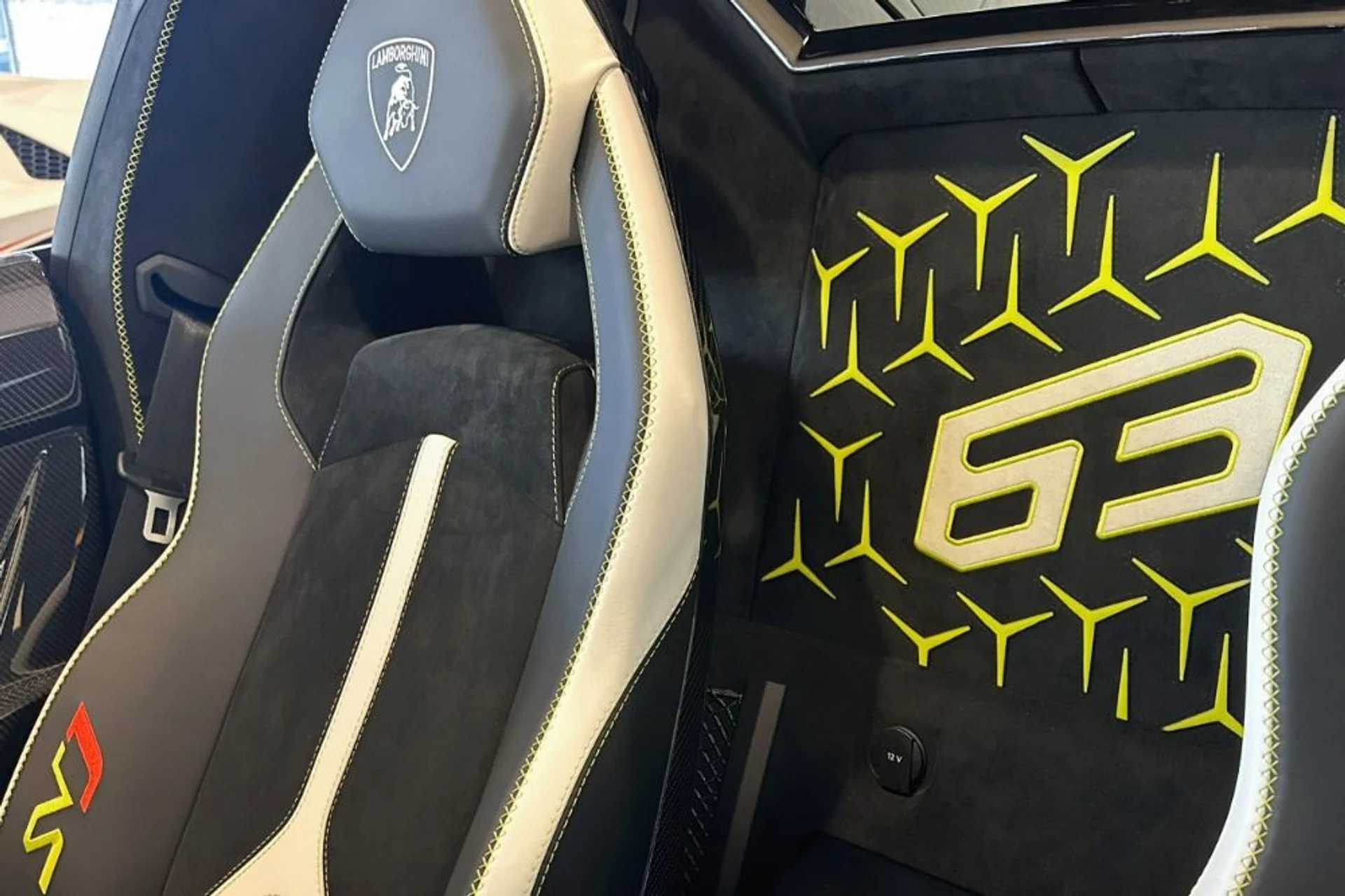 mph010_1731886856_Used_2021_Lamborghini_Aventador_LP_770_4_SVJ_1765888214_2f31a2103c