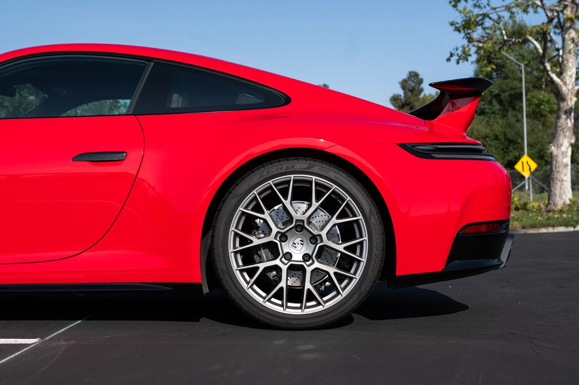 mph010_1732577453_Used_2025_Porsche_911_Carrera_1777913739_10460e3942