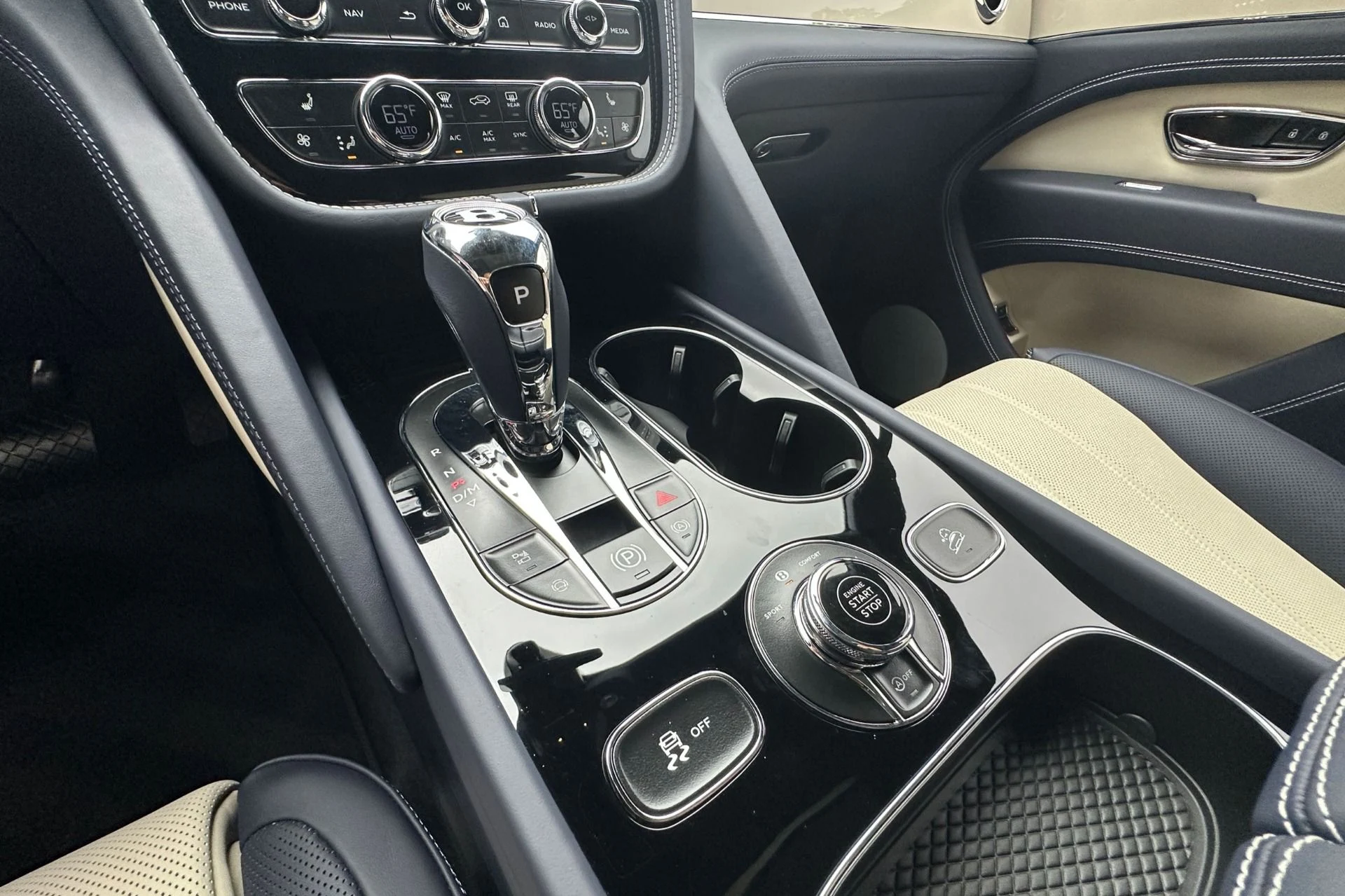 mph010_173460031_New_2026_Bentley_Bentayga_V8_1784720366_29fe61adc3