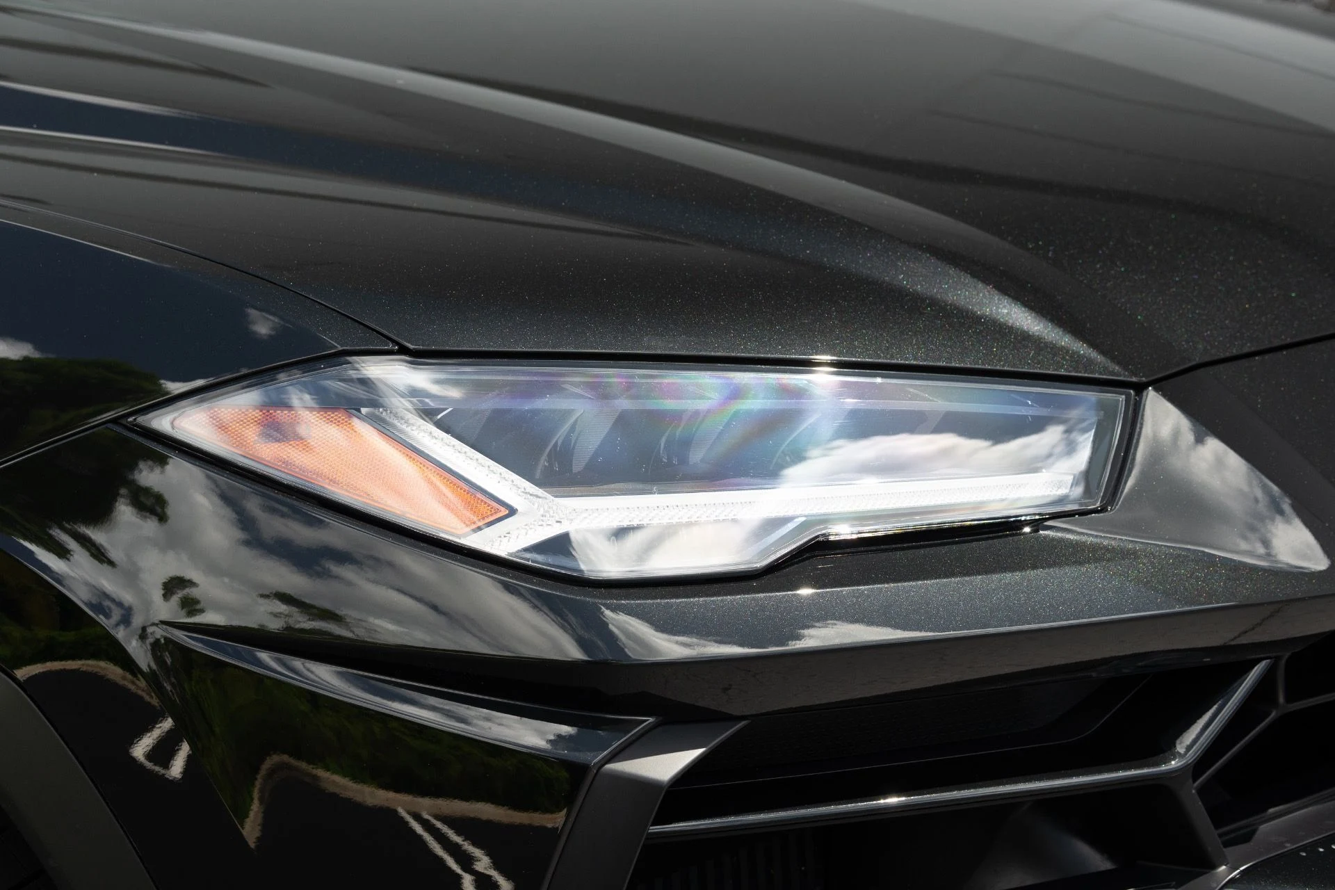 mph010_1736418661_Used_2020_Lamborghini_Urus_1758836559_02a945ae44