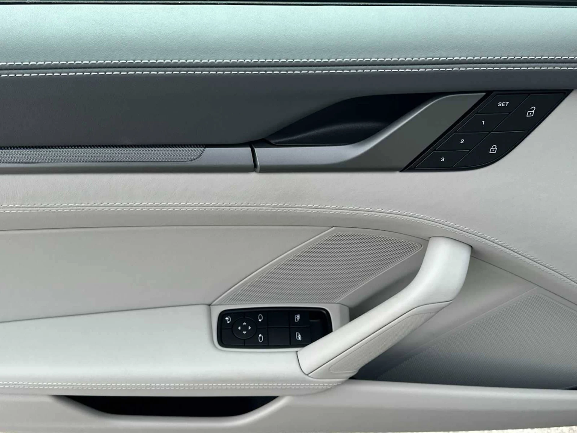 mph010_175714191_3b9cab071b96d6b33cd79750cf299668x_97fff58080