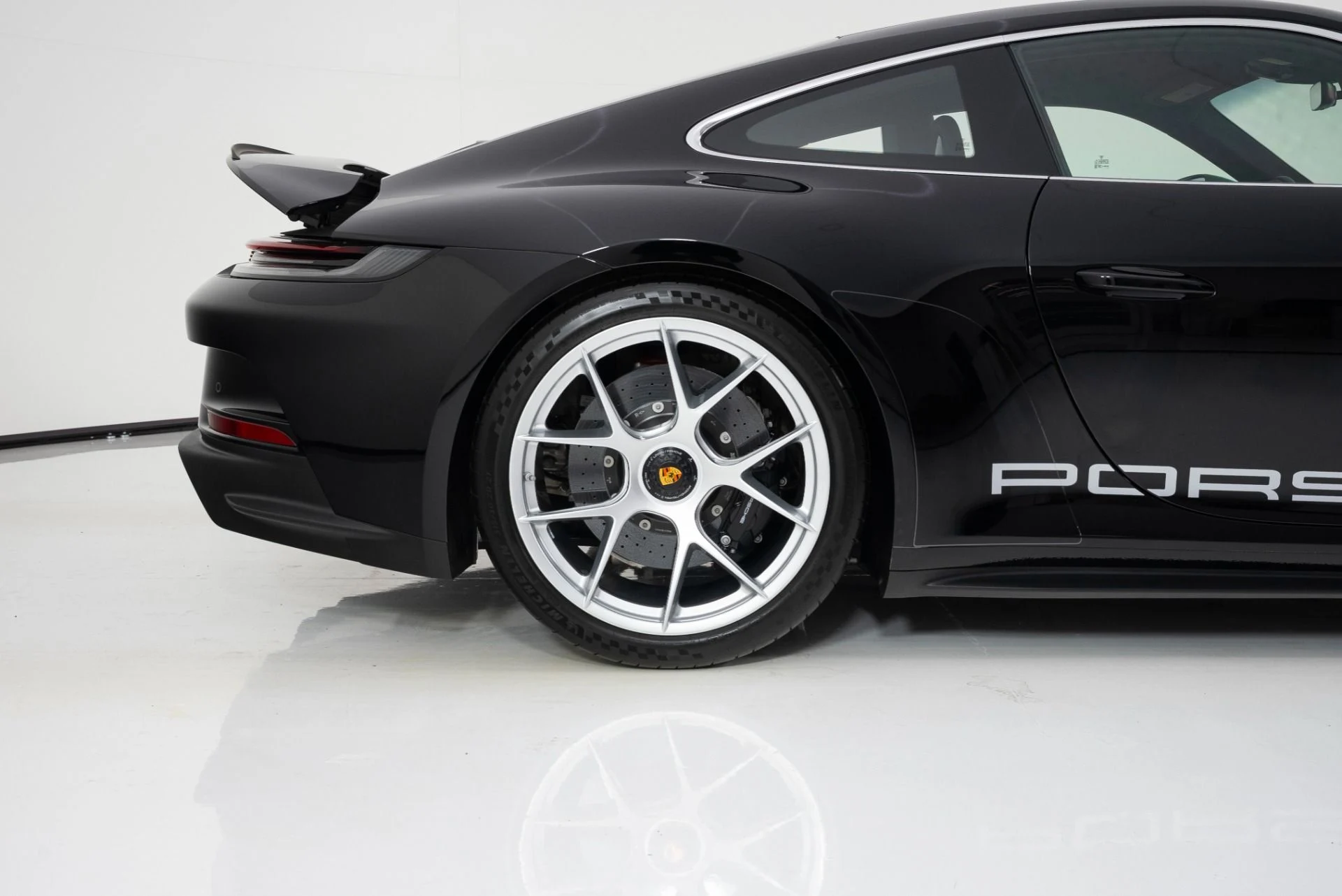 mph010_1760912358_Used_2024_Porsche_911_ST_1764024899_7028250336