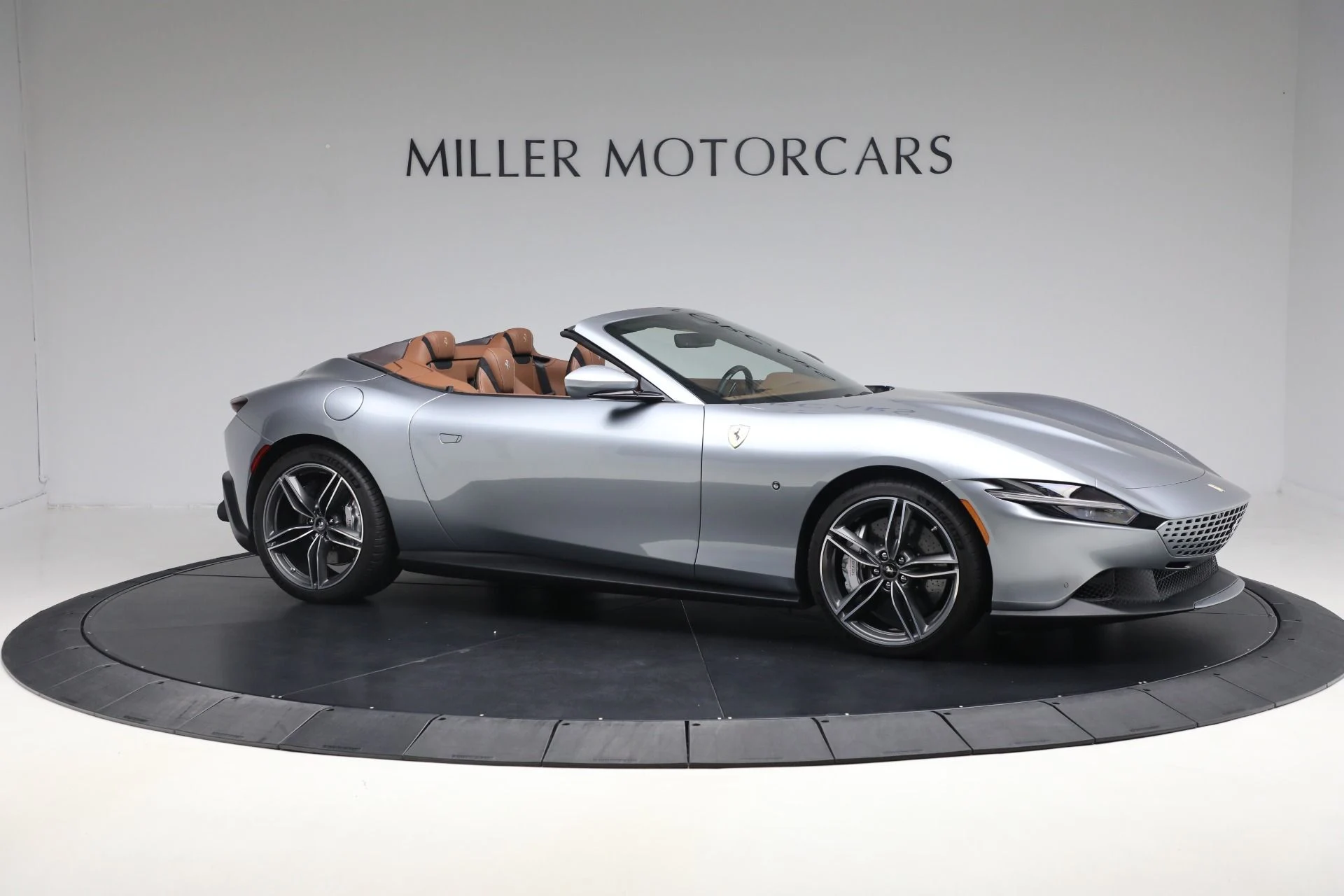 mph010_1766085081_Used_2025_Ferrari_Roma_Spider_1767969069_4e474c1a6b