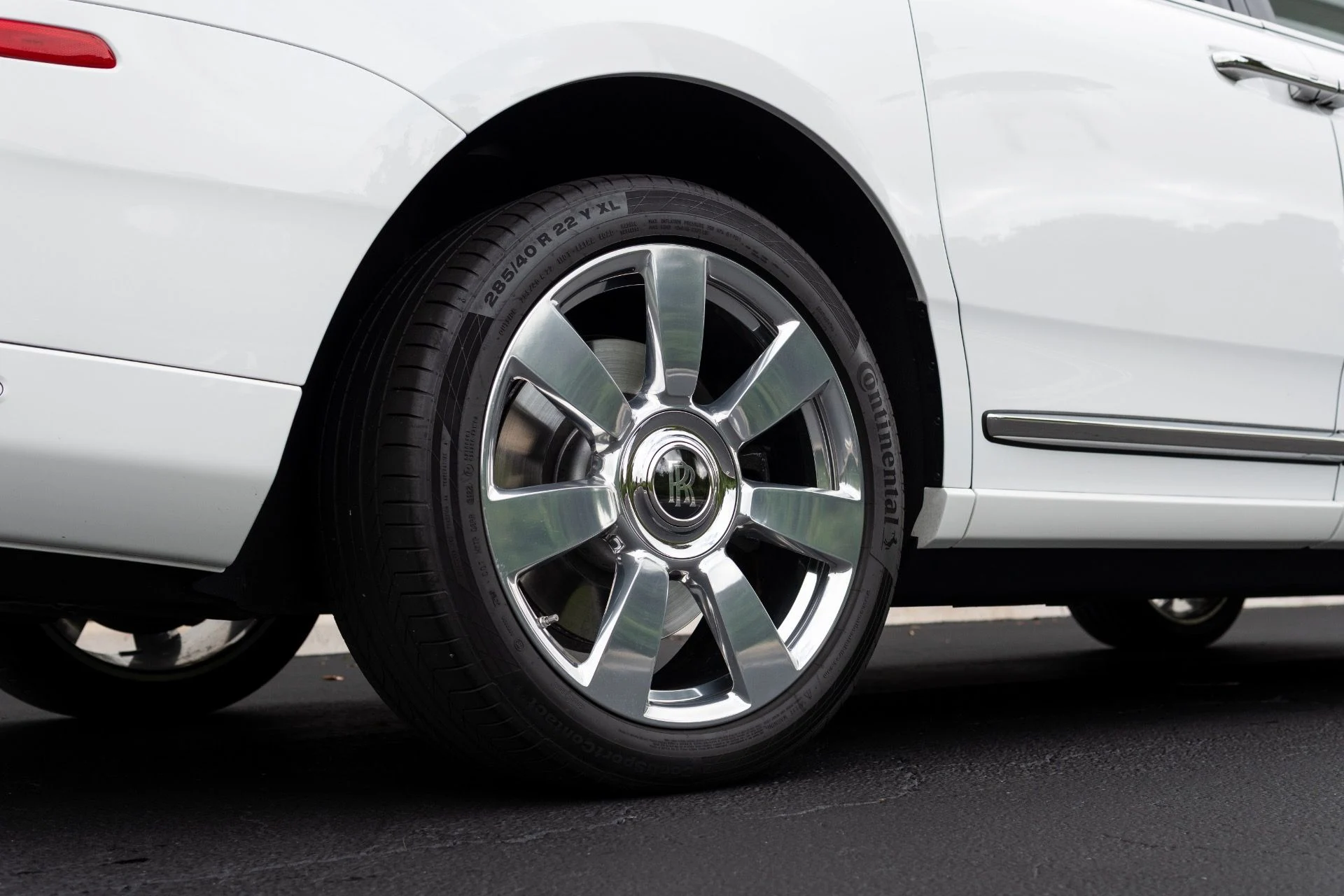 mph010_1767128271_Used_2023_Rolls_Royce_Cullinan_1766776442_12d012f2d2