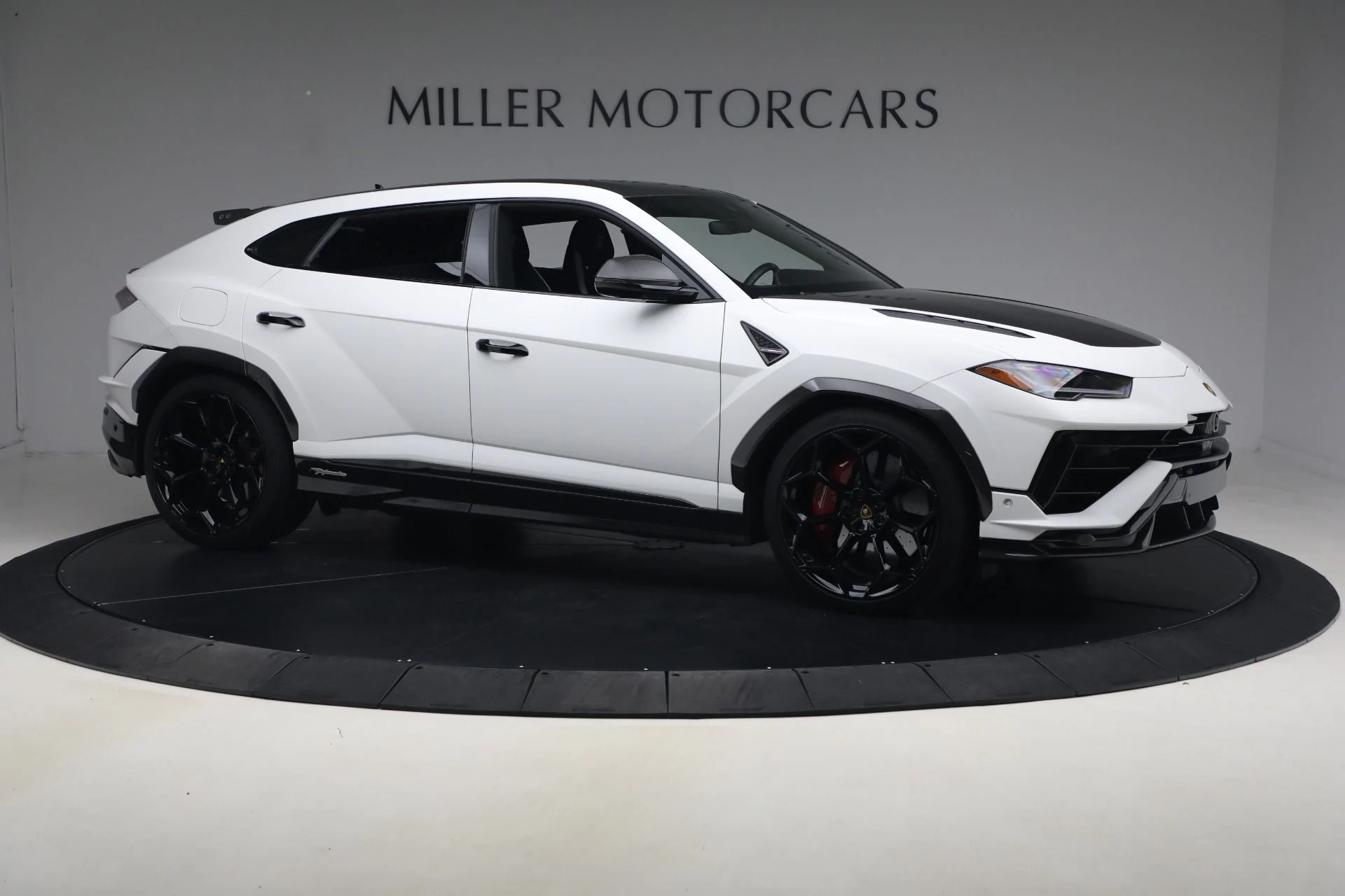 mph010_1767503990_Used_2024_Lamborghini_Urus_Performante_1775061171_a58d697fc0