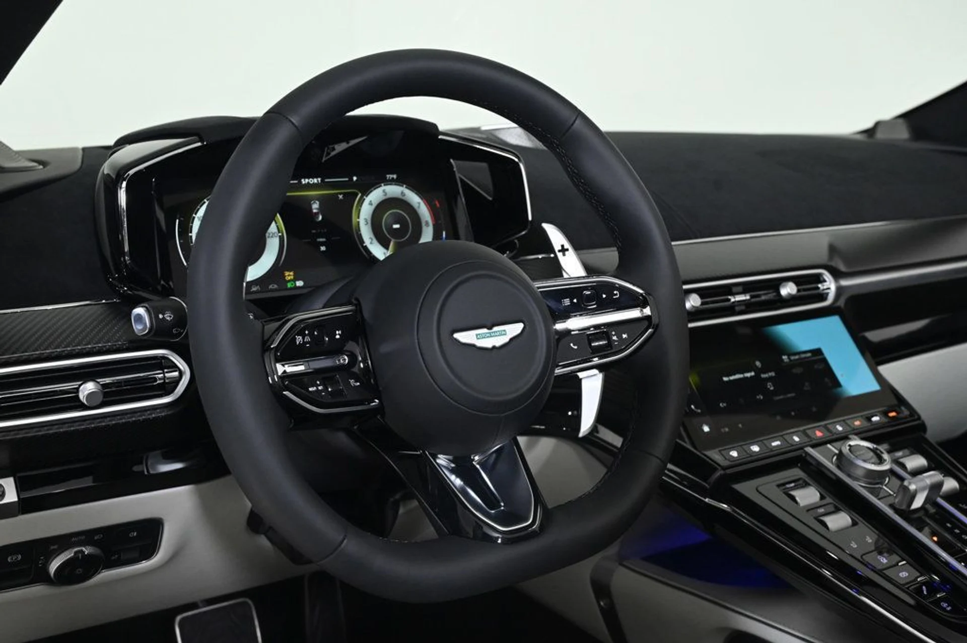 mph010_1775967746_new_2026_aston_martin_vantage_sroadster_11350_22956754_10_1024_04543d2e91