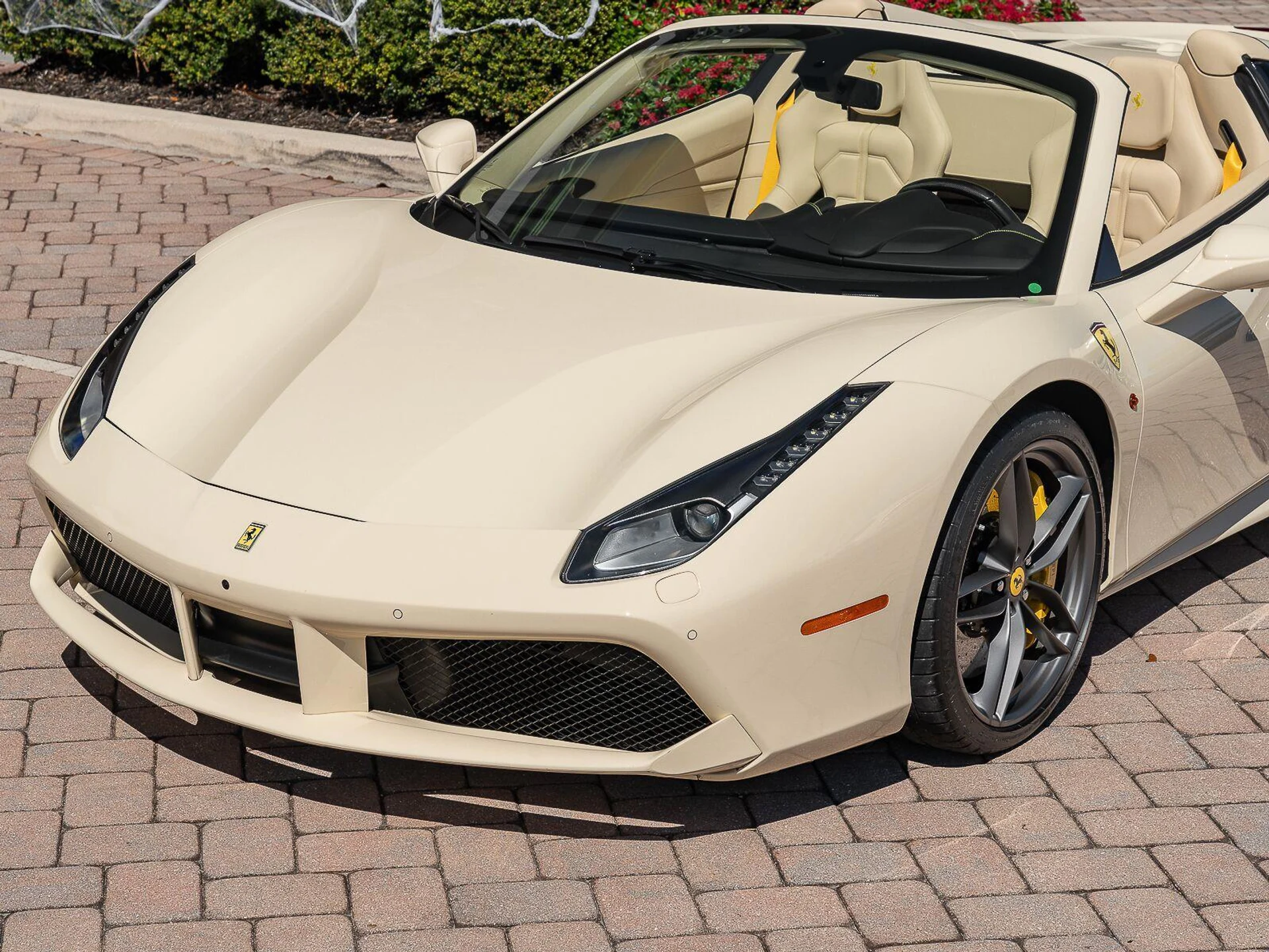 mph010_1778964652_Used_2016_ferrari_488_Spider_2dr_Conv_1785783810_b2a8c2aead