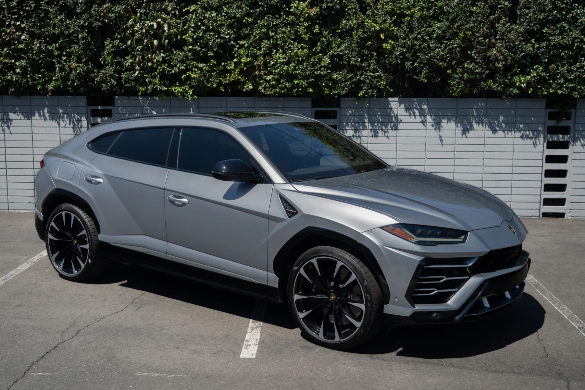 mph010_1783847737_Used_2019_Lamborghini_Urus_1755558842_429d30bc57