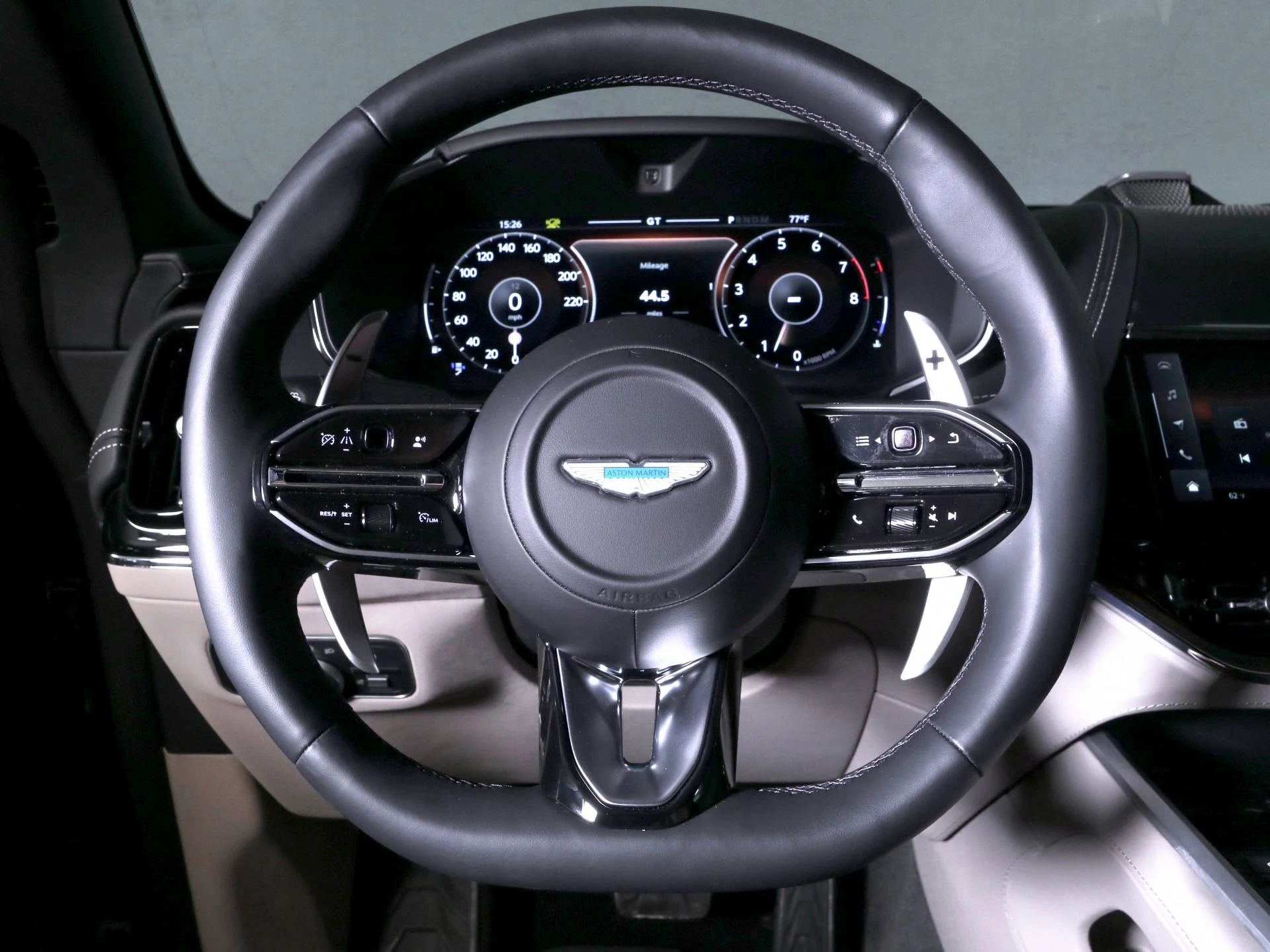 mph010_1783956694_New_2025_Aston_Martin_DBX_707_1768455345_83c4b03ad5