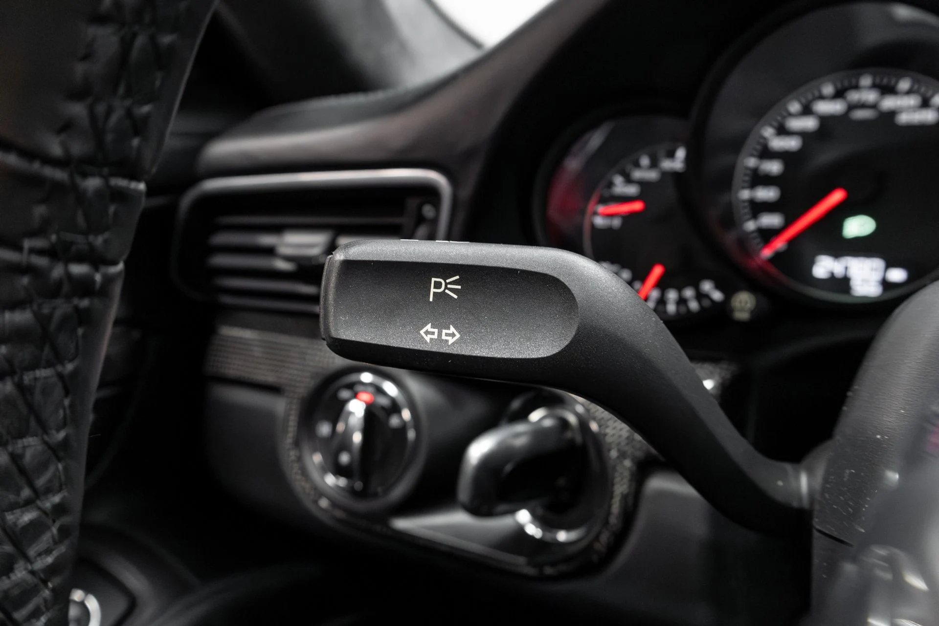 mph010_1791904795_Used_2015_Porsche_911_Turbo_S_1761834686_dc1ce839ff