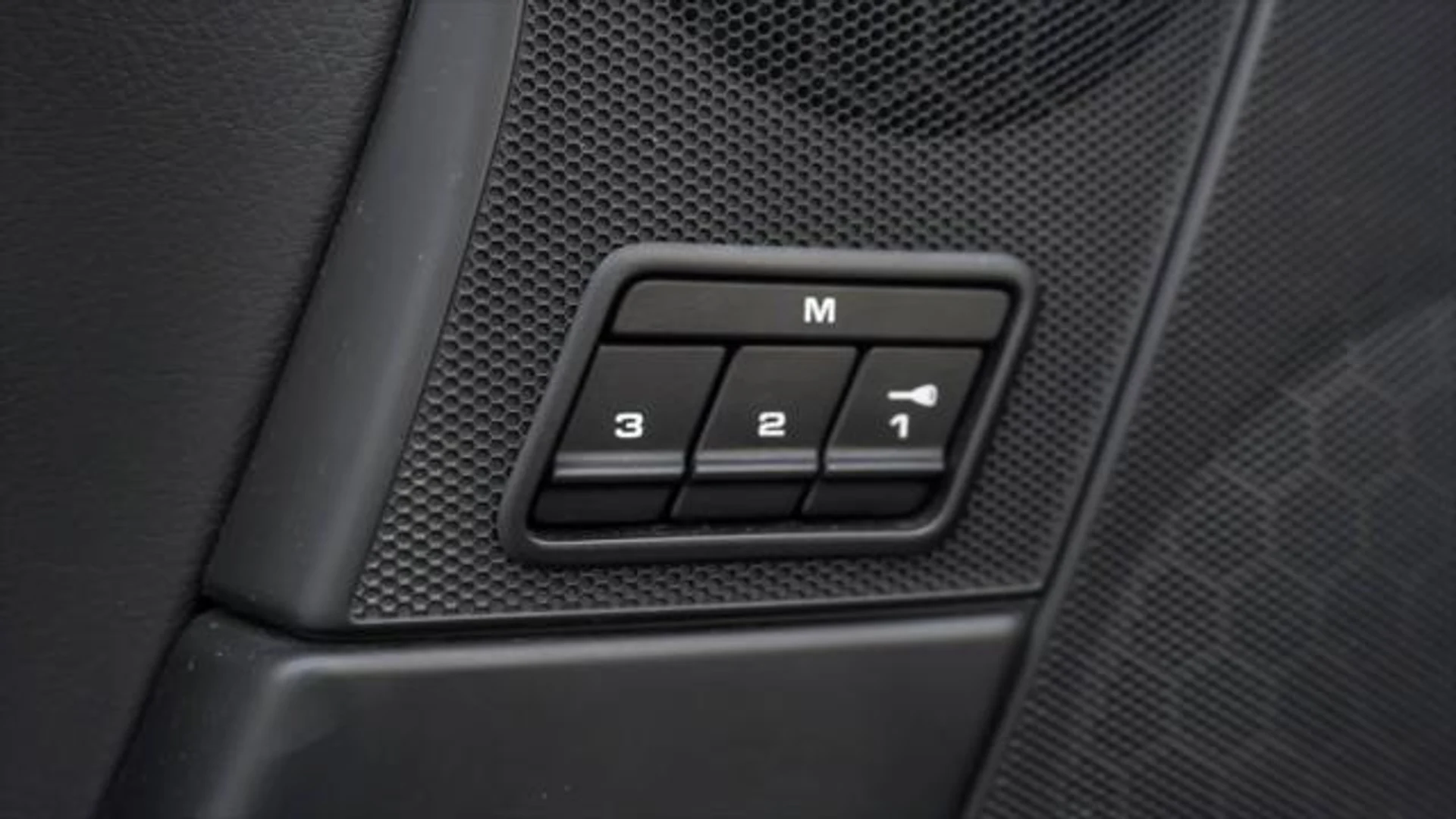 mph010_1797407158_i_Yk3_EV_0_Bmr80_H_Mn_M_Ia_Tm_Vnmn9_V8_383d2f0189