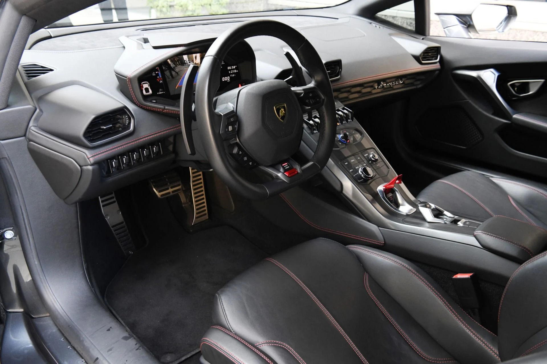 mph010_179964180_Used_2018_Lamborghini_Huracan_LP_580_2_1758056408_881020de70