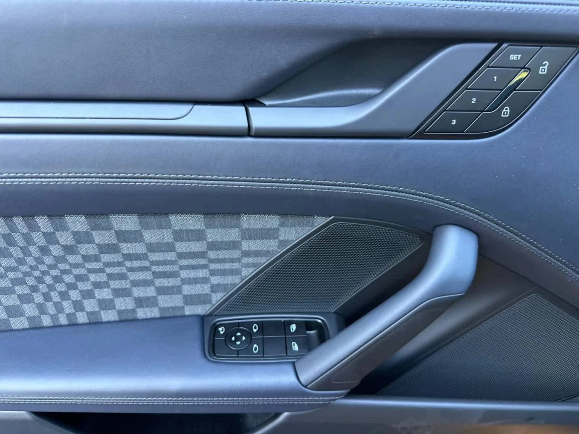 mph010_1800778163_11_e6000e4c81