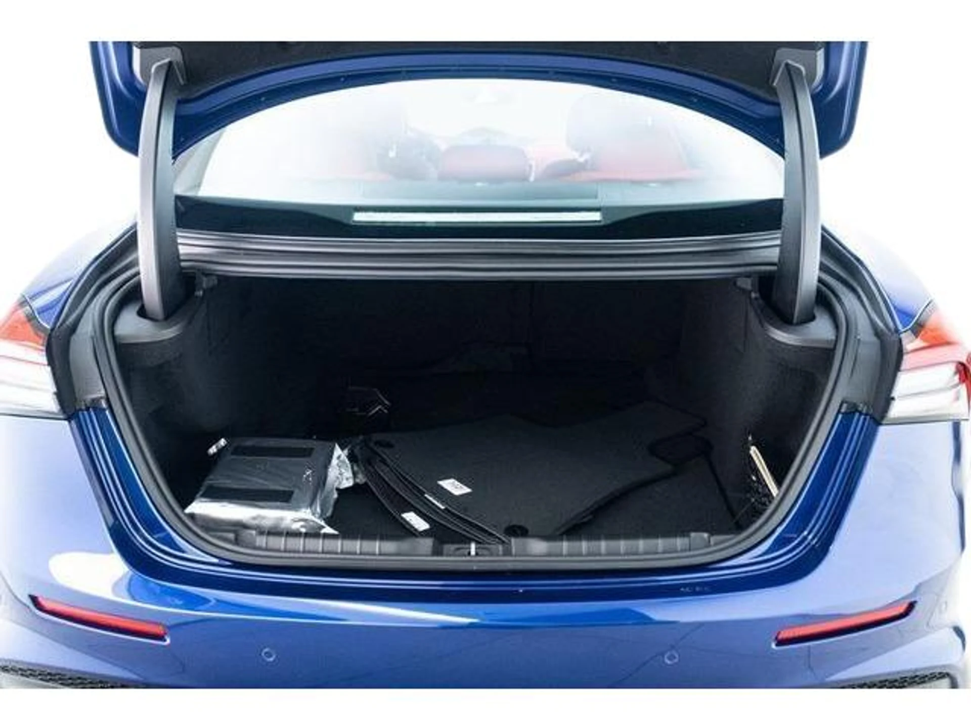 mph010_1801462488_New_2023_Maserati_Ghibli_Modena_1753160460_21f44467b7