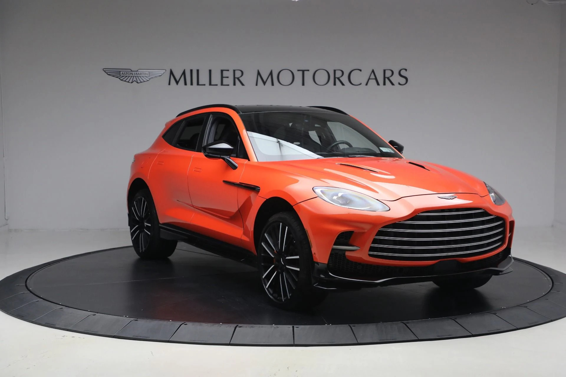 mph010_1807797157_Used_2023_Aston_Martin_DBX_707_1764179336_b44ccb0ee7