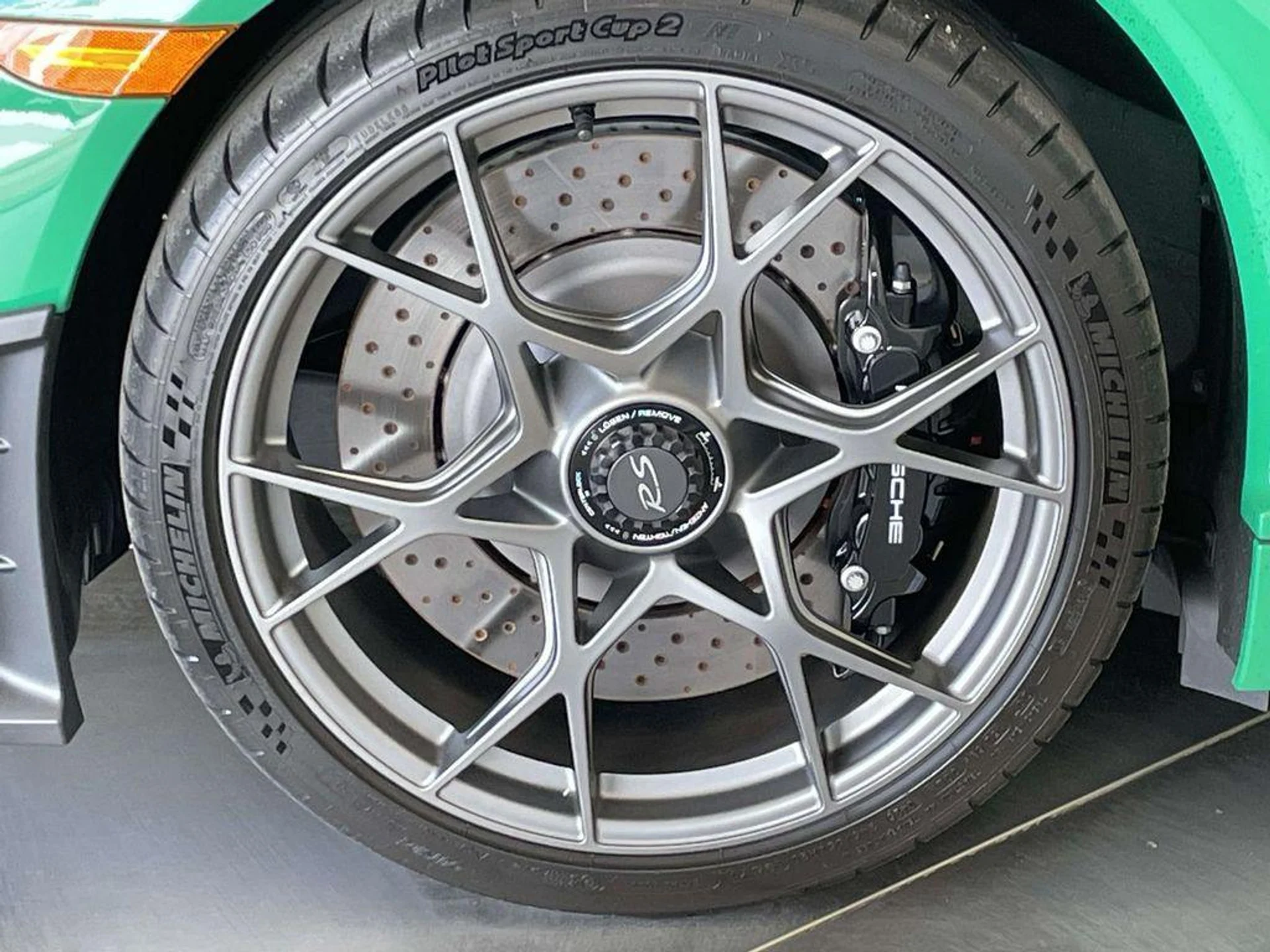 mph010_1811555730_G4b7ay_Mly_Yg_Gg_Ra9q7kxcz3wgb_U_13b8a8338f