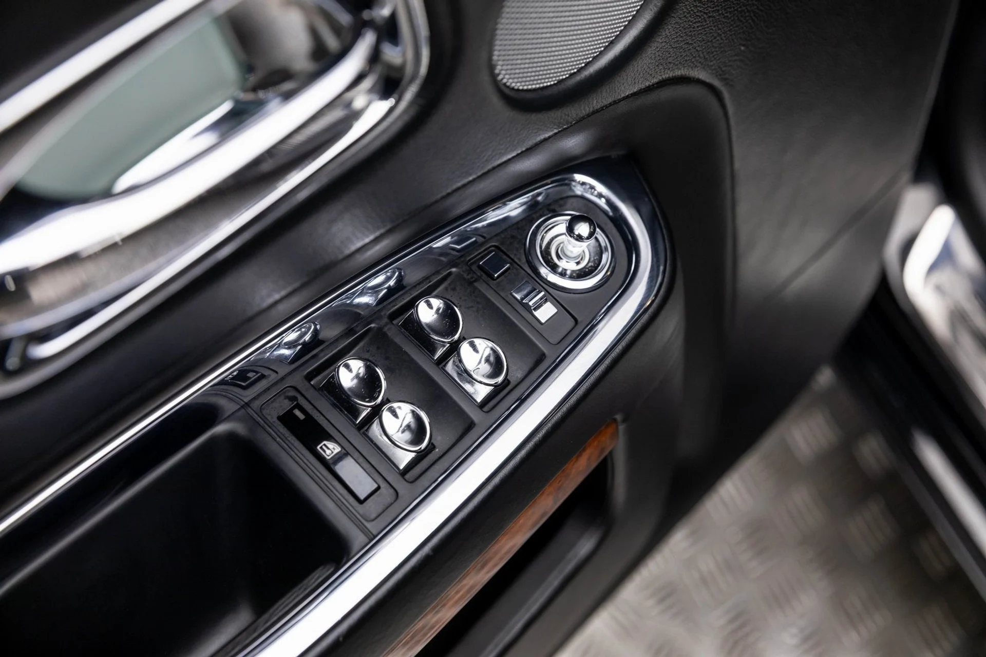 mph010_1812560096_11_4ec001017b