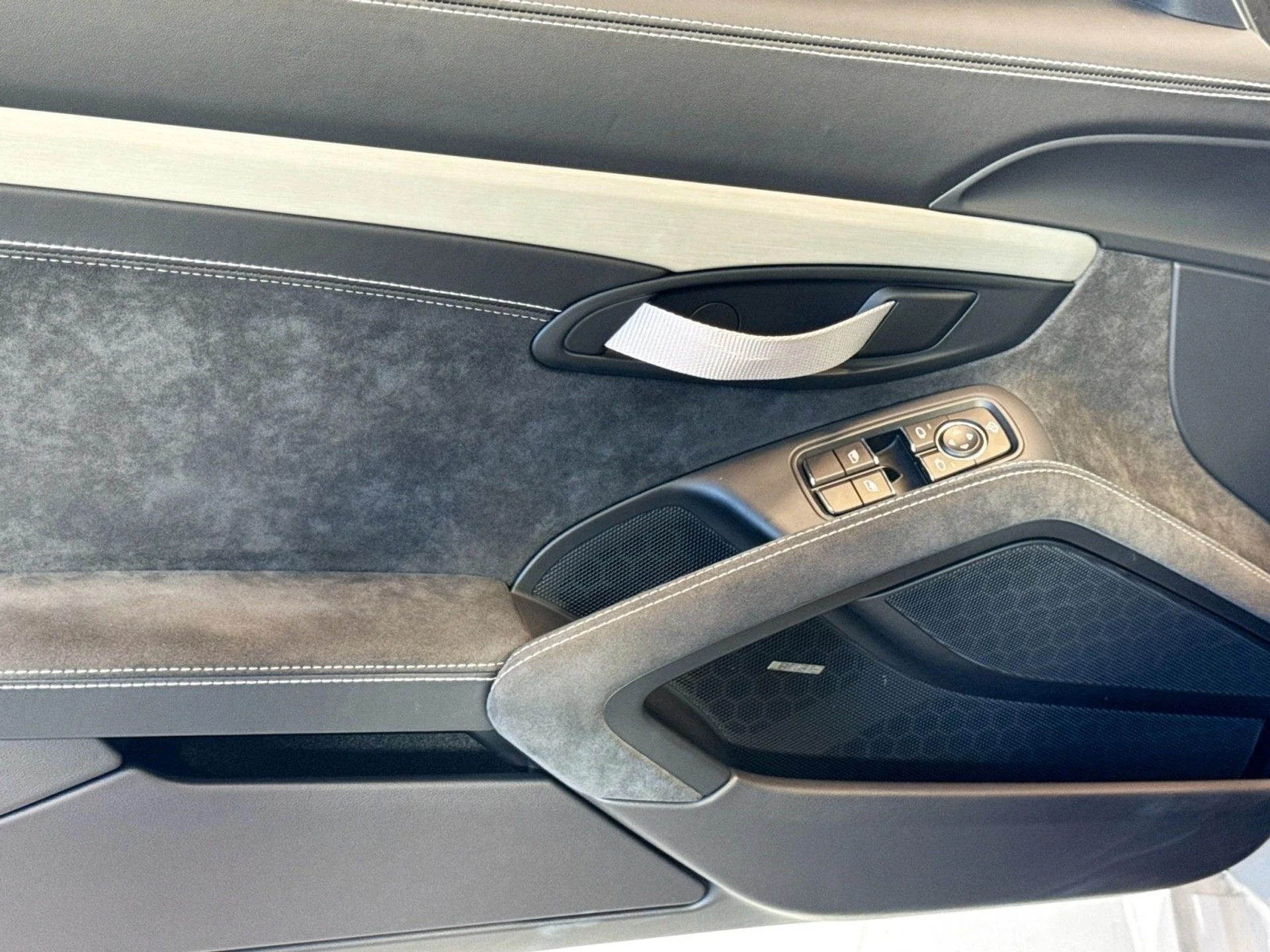 mph010_1821104170_c8277f3b691a6ff84b2f2325d53f511c_b3f73a7f6f