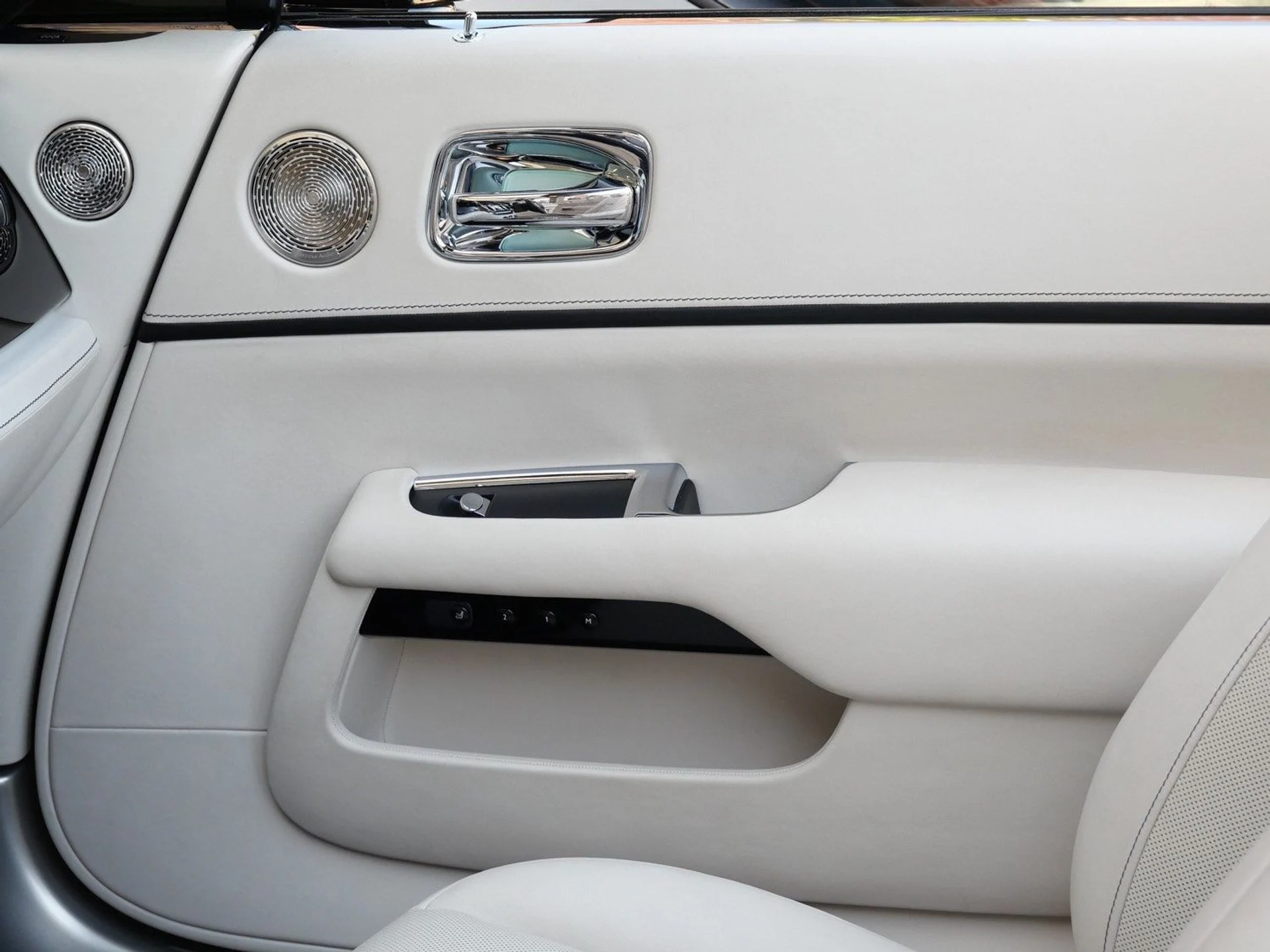 mph010_1822917334_d0852d6df15a3b0d934fcfd82a75463ax_1ca5c27205