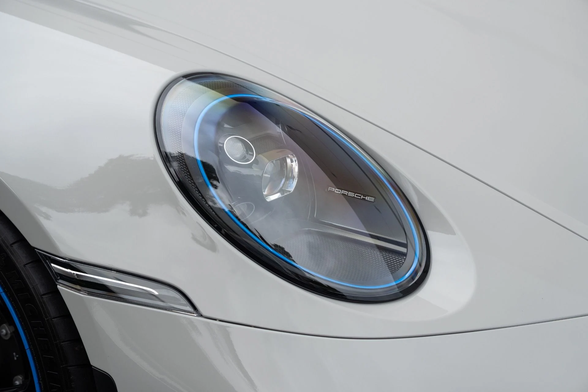 mph010_1825922557_Used_2024_Porsche_911_GT_3_1768339122_da1444f5eb