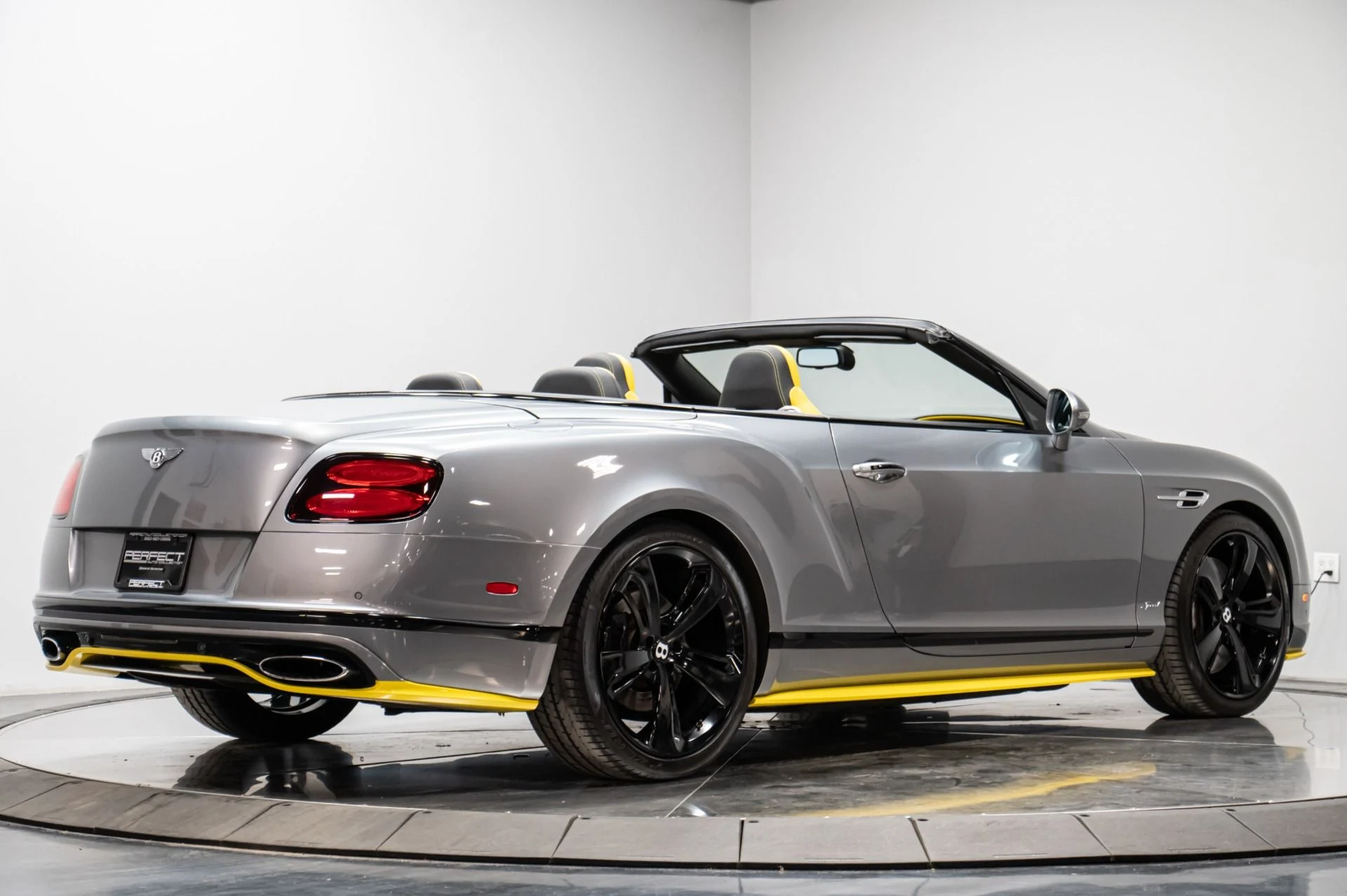 mph010_1828504775_Used_2017_Bentley_Continental_GT_Speed_1758223398_eac2b9f194
