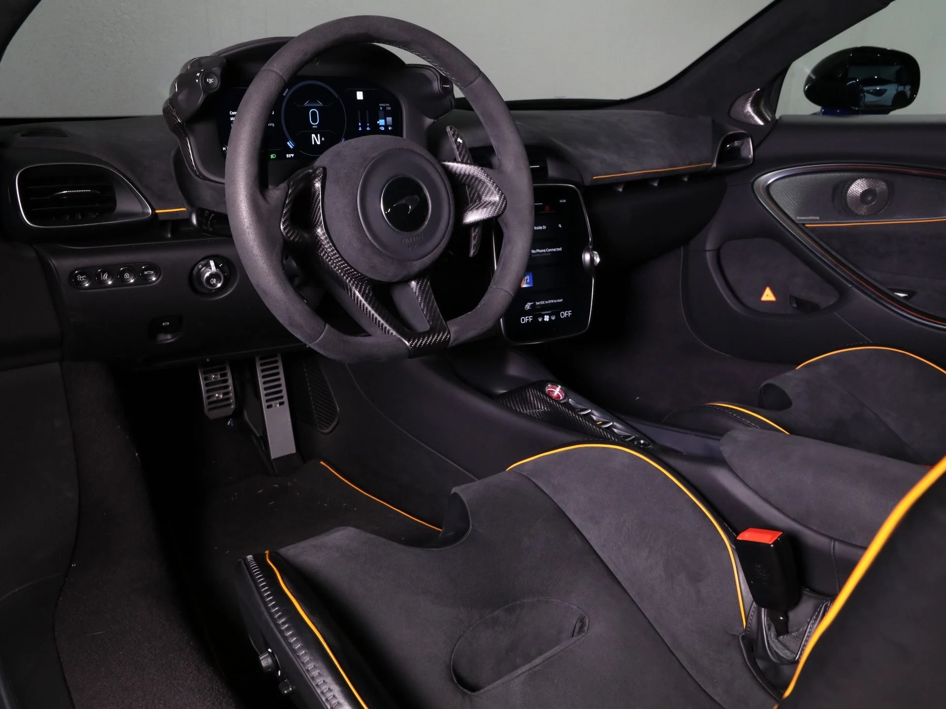 mph010_1829593987_Used_2023_Mc_Laren_Artura_Performance_1751935312_71565a0cc5