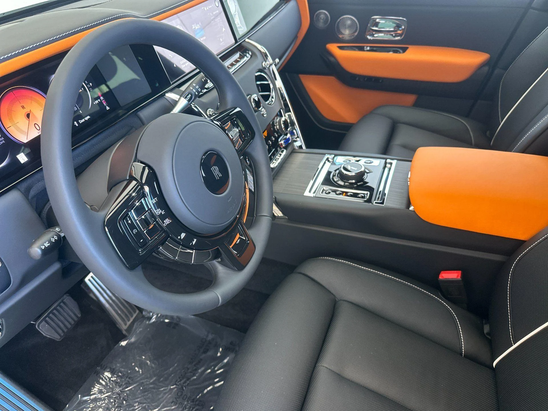 mph010_1834359304_New_2027_Rolls_Royce_Cullinan_Sport_Utility_1784105444_abdcf58bd6