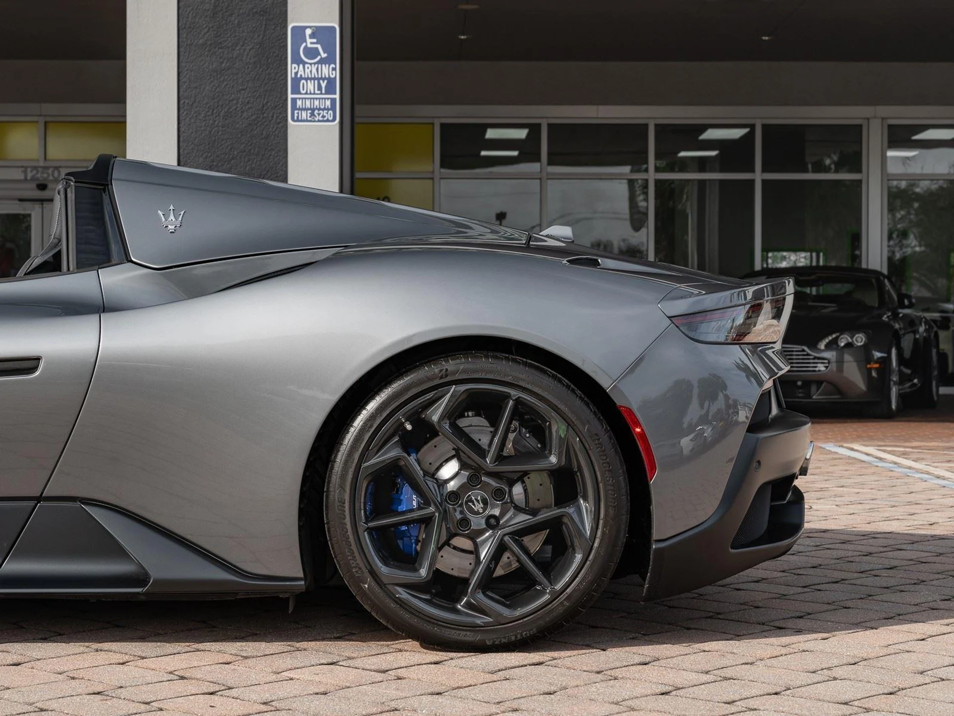 mph010_1835644514_Used_2023_Maserati_MC_20_Cielo_1773864337_9a2573c4f3